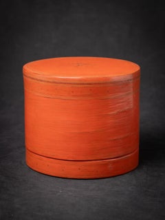 Early 20th century Old Burmese lacquerware betelnut box from Burma