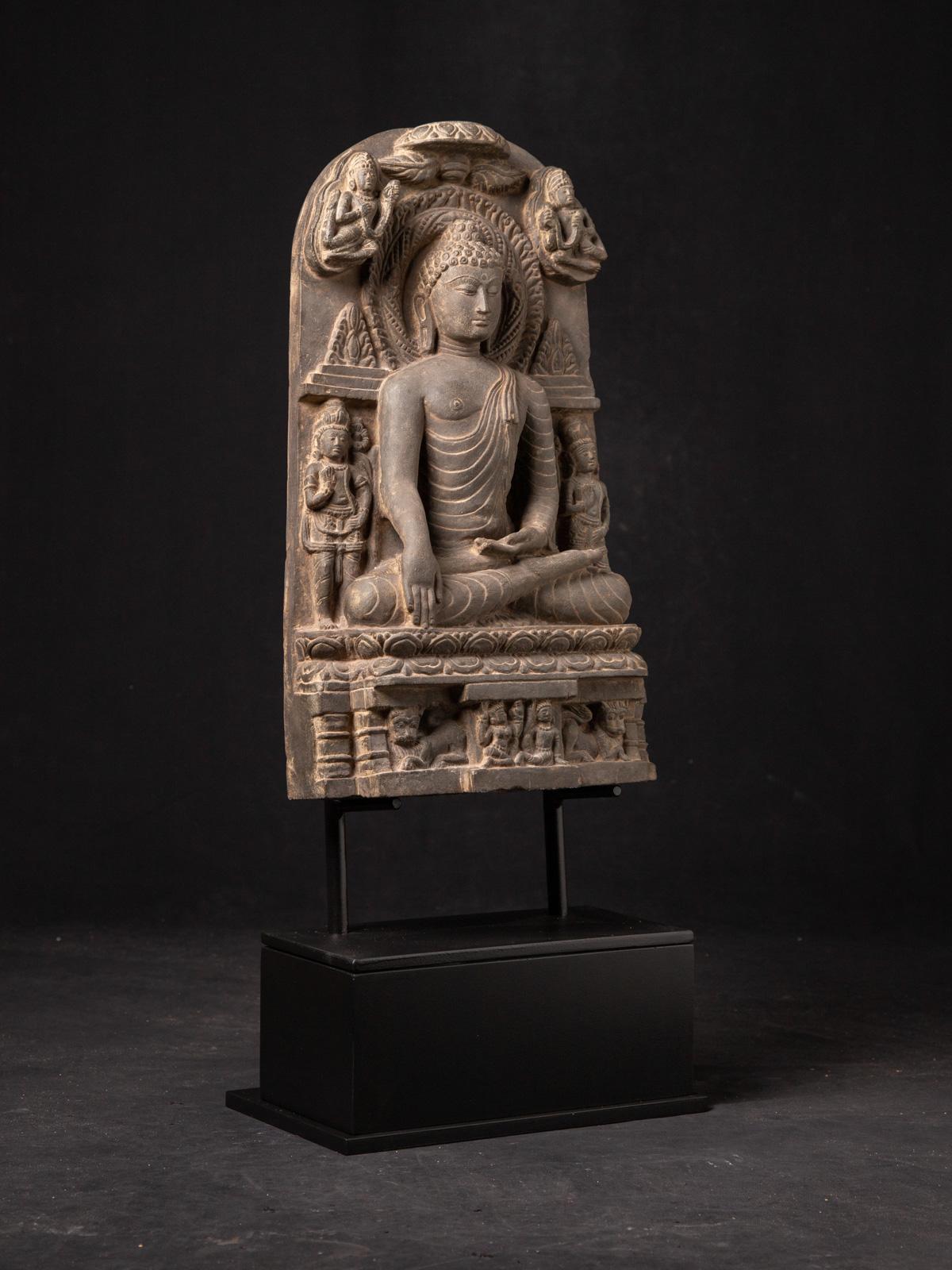 Early 20th century old Indian stone Buddha panel in Pala style  In Good Condition In DEVENTER, NL