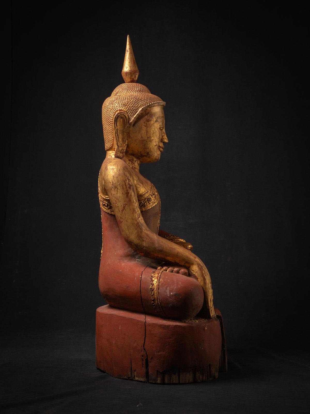 statue de Bouddha birman en bois ancien du début du 20e siècle au Bhumisparsha Mudra en vente 10