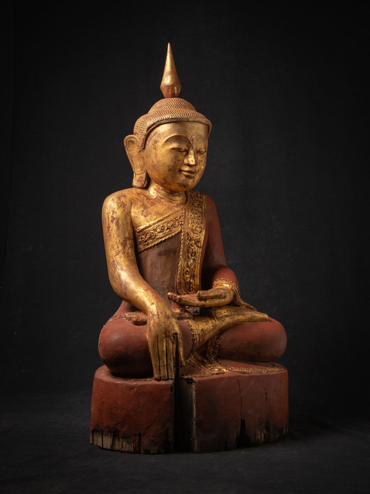 statue de Bouddha birman en bois ancien du début du 20e siècle au Bhumisparsha Mudra en vente 11
