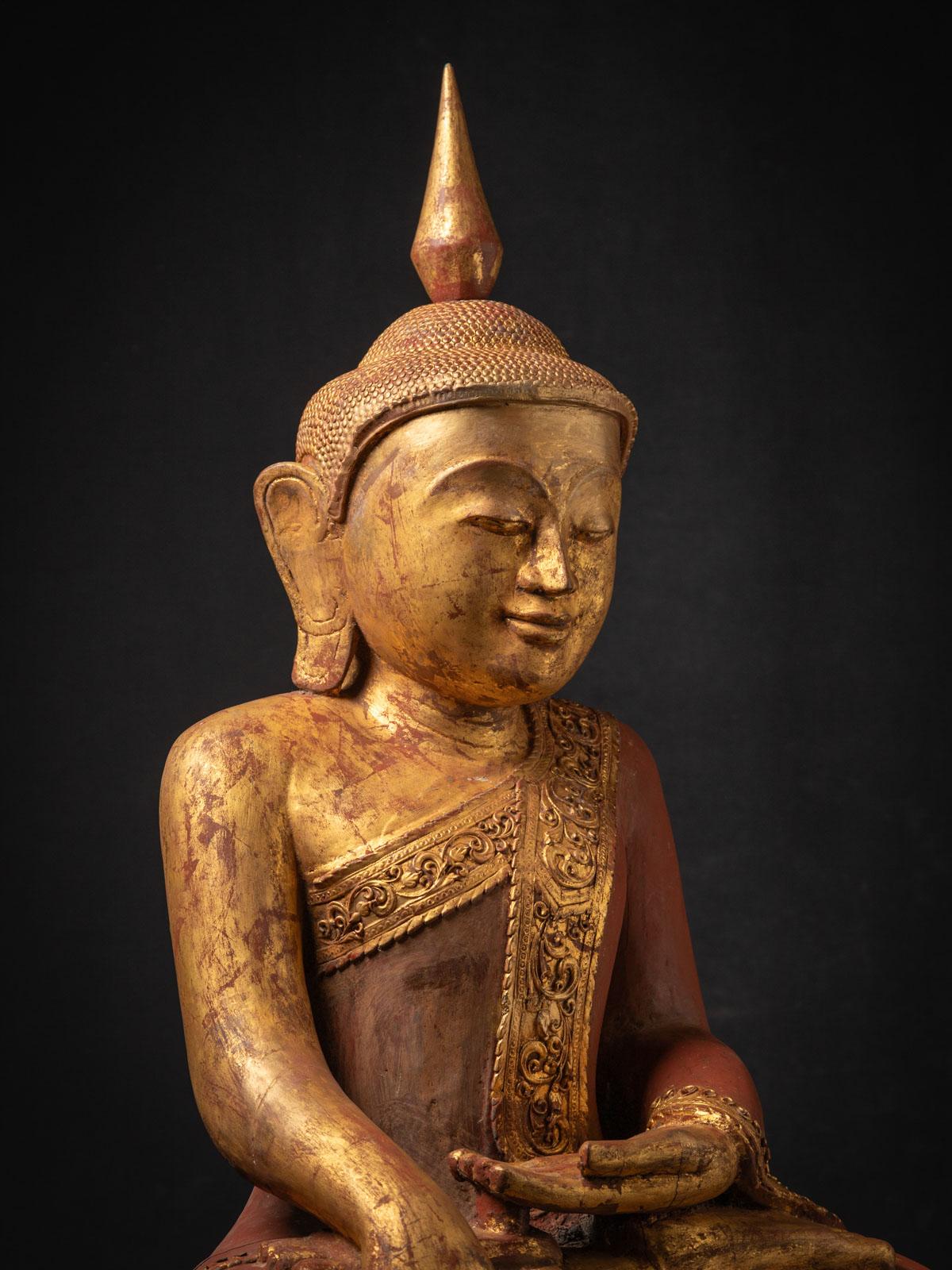 statue de Bouddha birman en bois ancien du début du 20e siècle au Bhumisparsha Mudra en vente 12