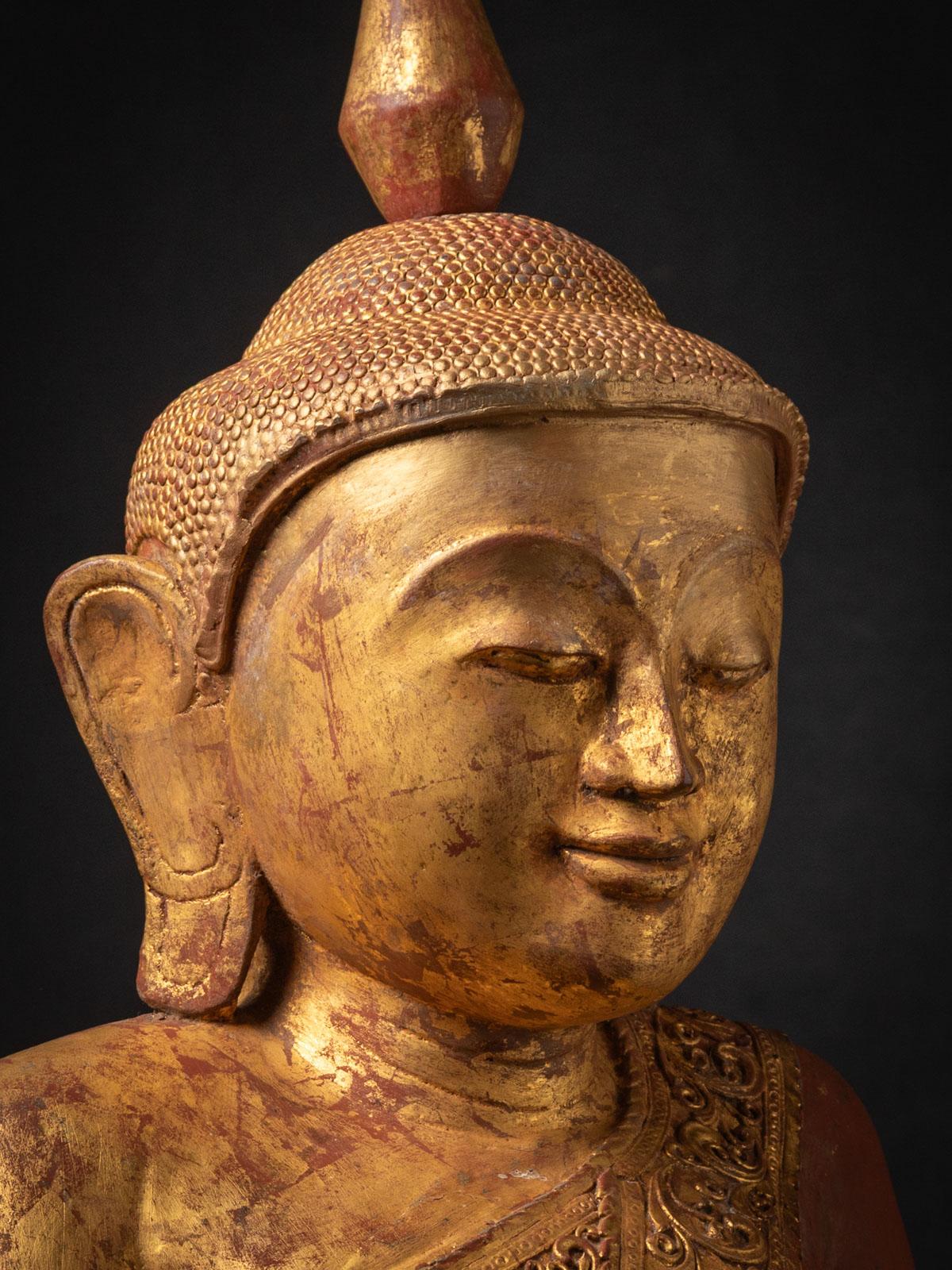 statue de Bouddha birman en bois ancien du début du 20e siècle au Bhumisparsha Mudra en vente 13