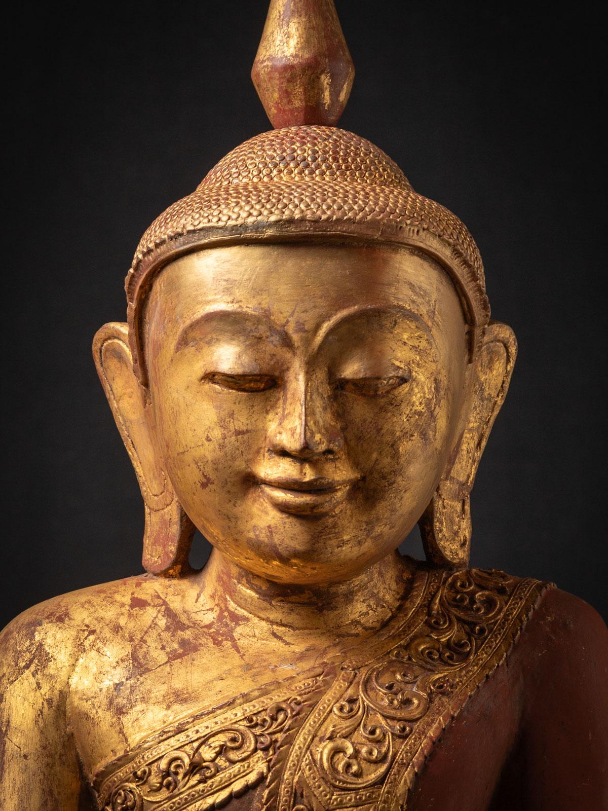 Birman statue de Bouddha birman en bois ancien du début du 20e siècle au Bhumisparsha Mudra en vente