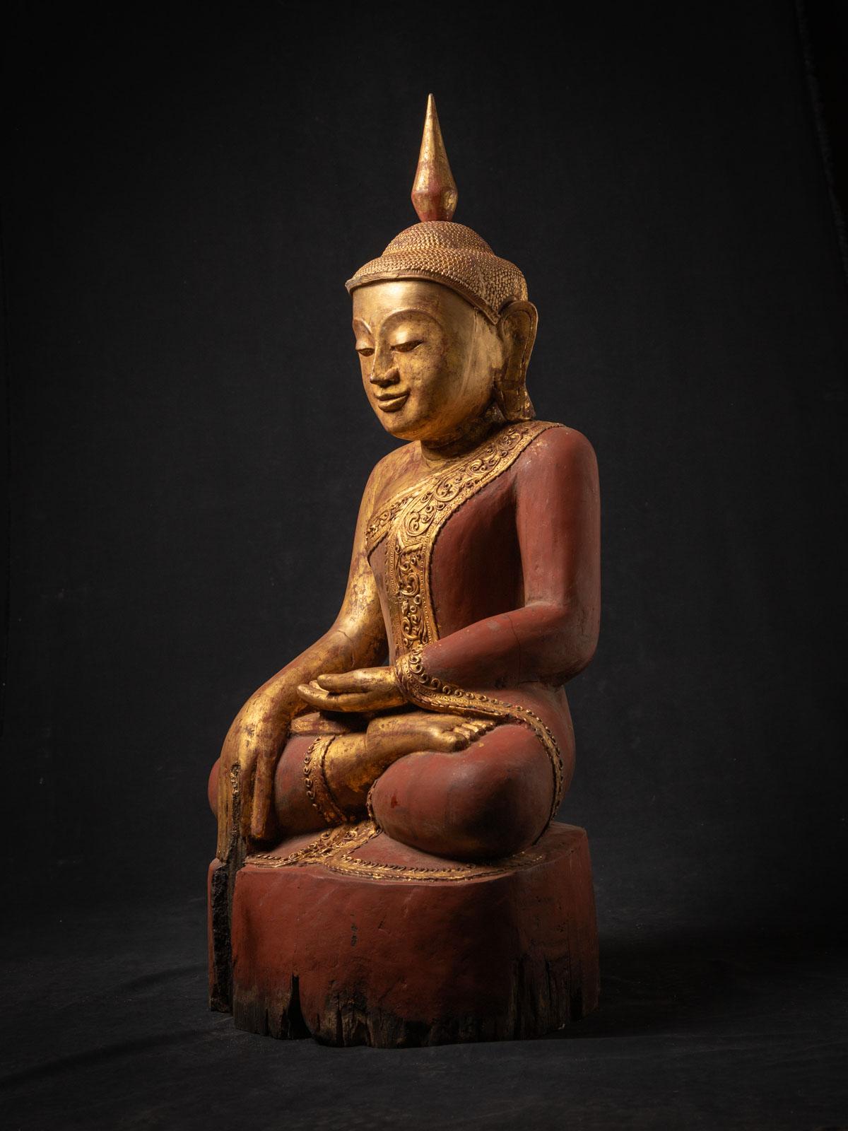 statue de Bouddha birman en bois ancien du début du 20e siècle au Bhumisparsha Mudra Bon état - En vente à DEVENTER, NL