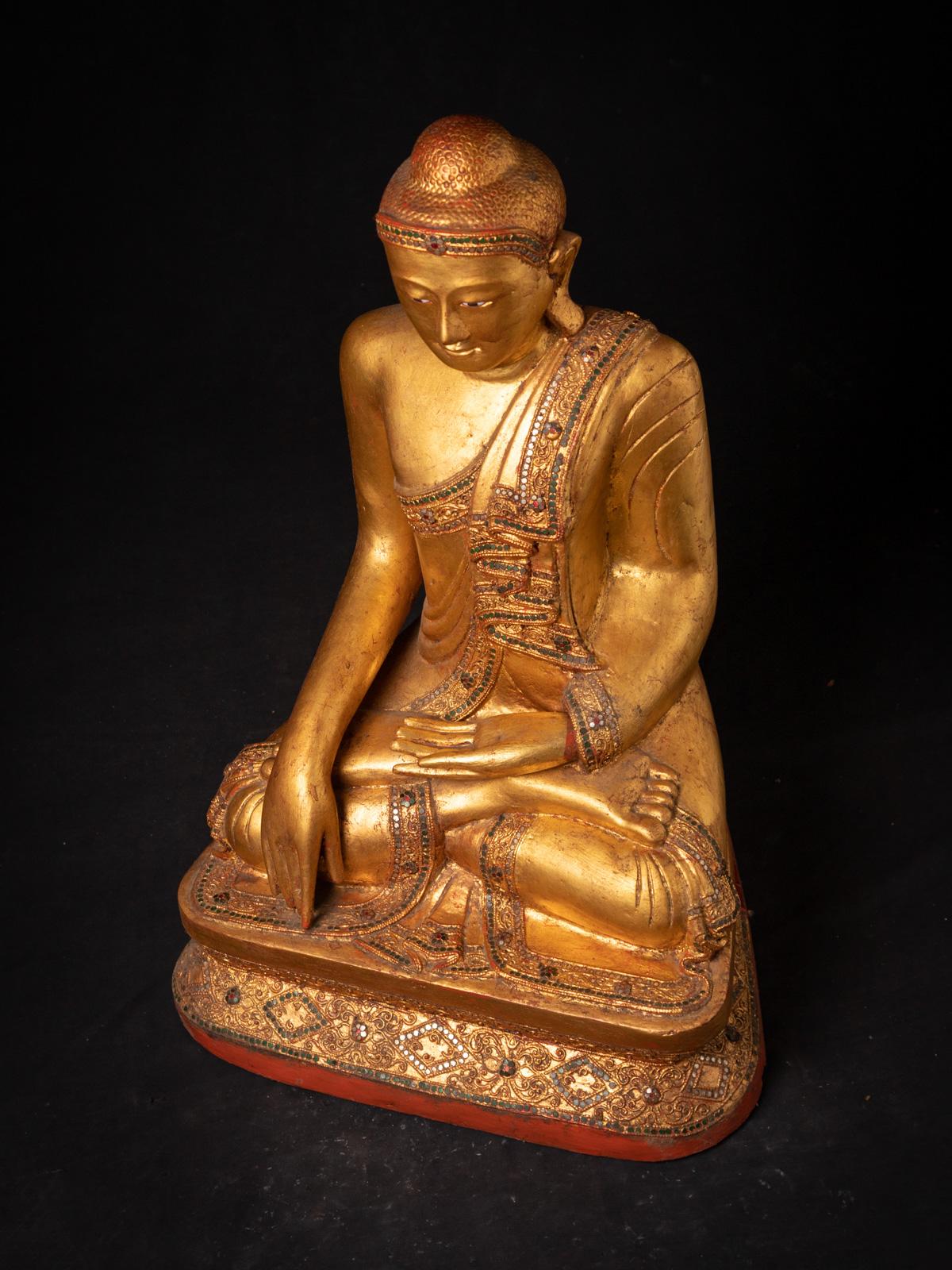 Early 20th century old wooden Burmese Mandalay Buddha in Bhumisparsha Mudra For Sale 8