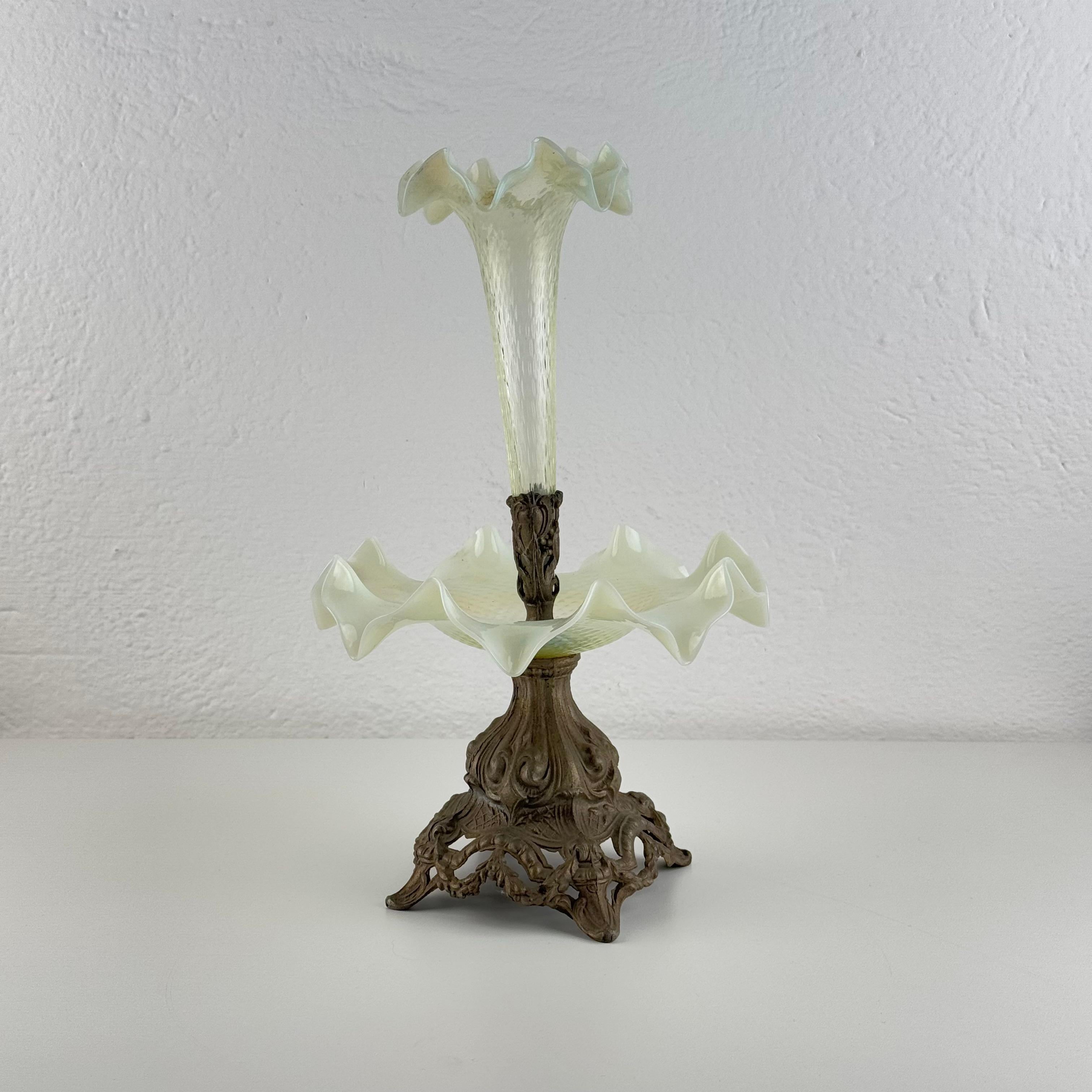 Art nouveau Early 20th-Century Opalescent Glass and Cast Metal Epergne/Compote, Art Nouveau en vente