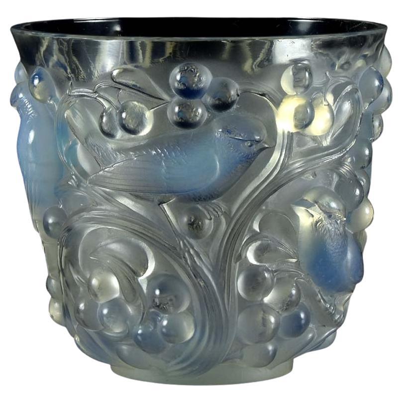 Vaso "Avallon" in vetro opalescente di René Lalique dei primi del Novecento