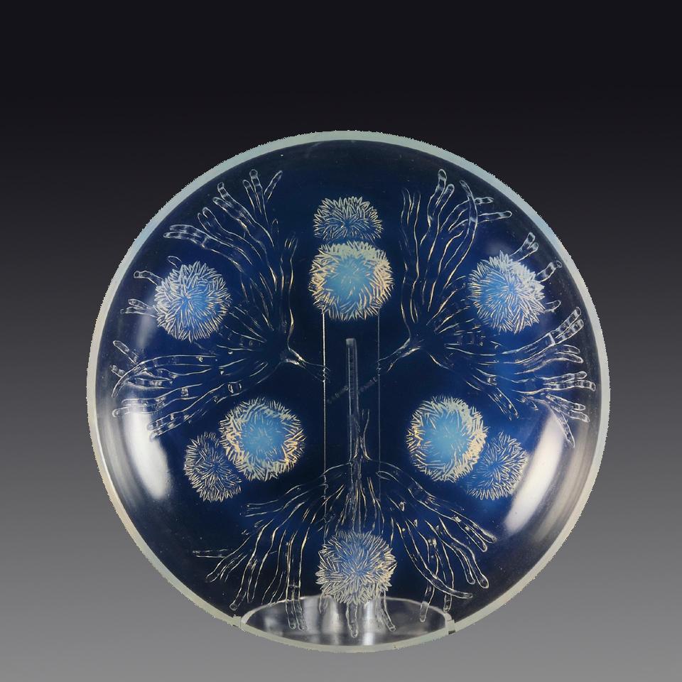 A fabulous early 20th Century Art Deco clear and opalescent plate decorated with a symmetrical floral design. Exhibiting very fine deep sky blue colour and good hand finished surface detail, signed Sabino France

ADDITIONAL INFORMATION
Diameter:    