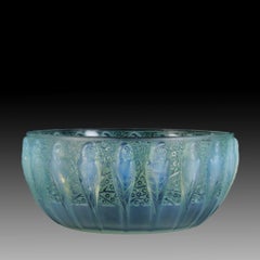 Early 20th Century Opalescent Glass "Perruches Bowl" by René Lalique