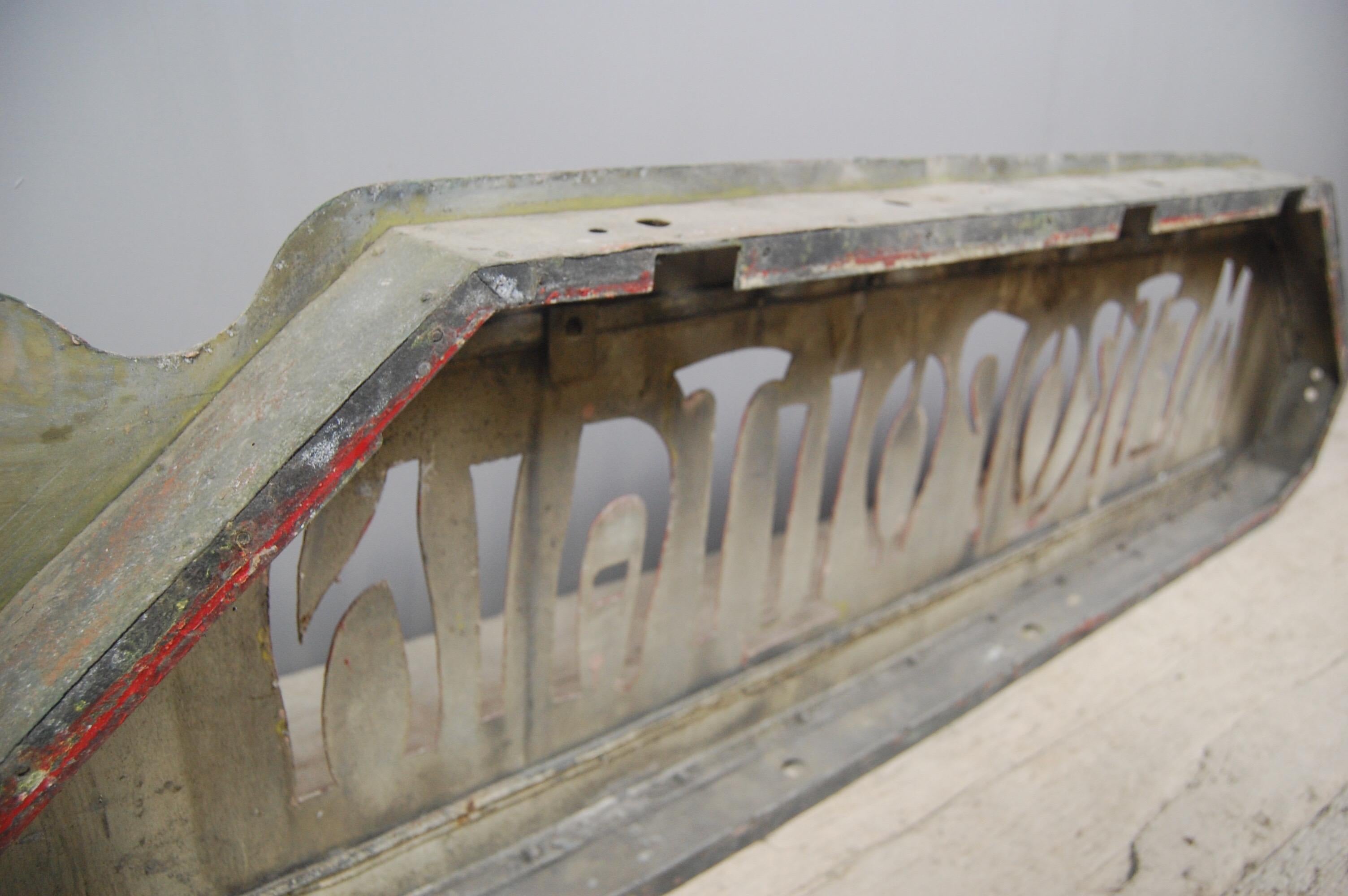 Early 20th Century Original Iconic Paris Metro Light Box Sign In Fair Condition In Pease pottage, West Sussex