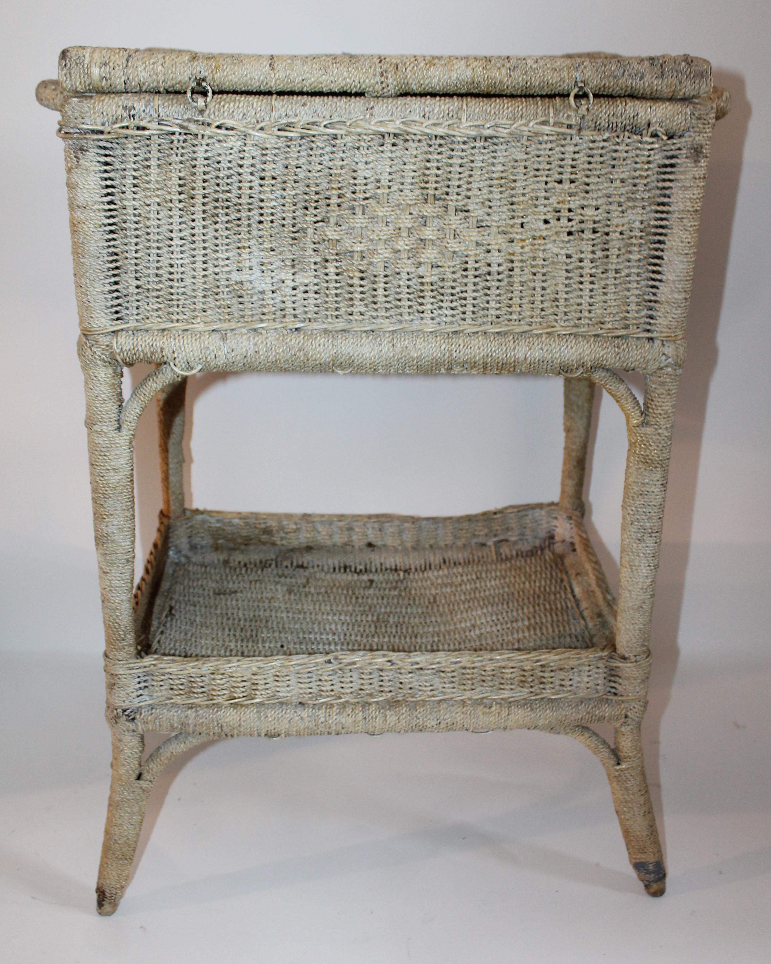 Hand-Crafted Early 20th Century Original Painted Sea Grass Side Table For Sale