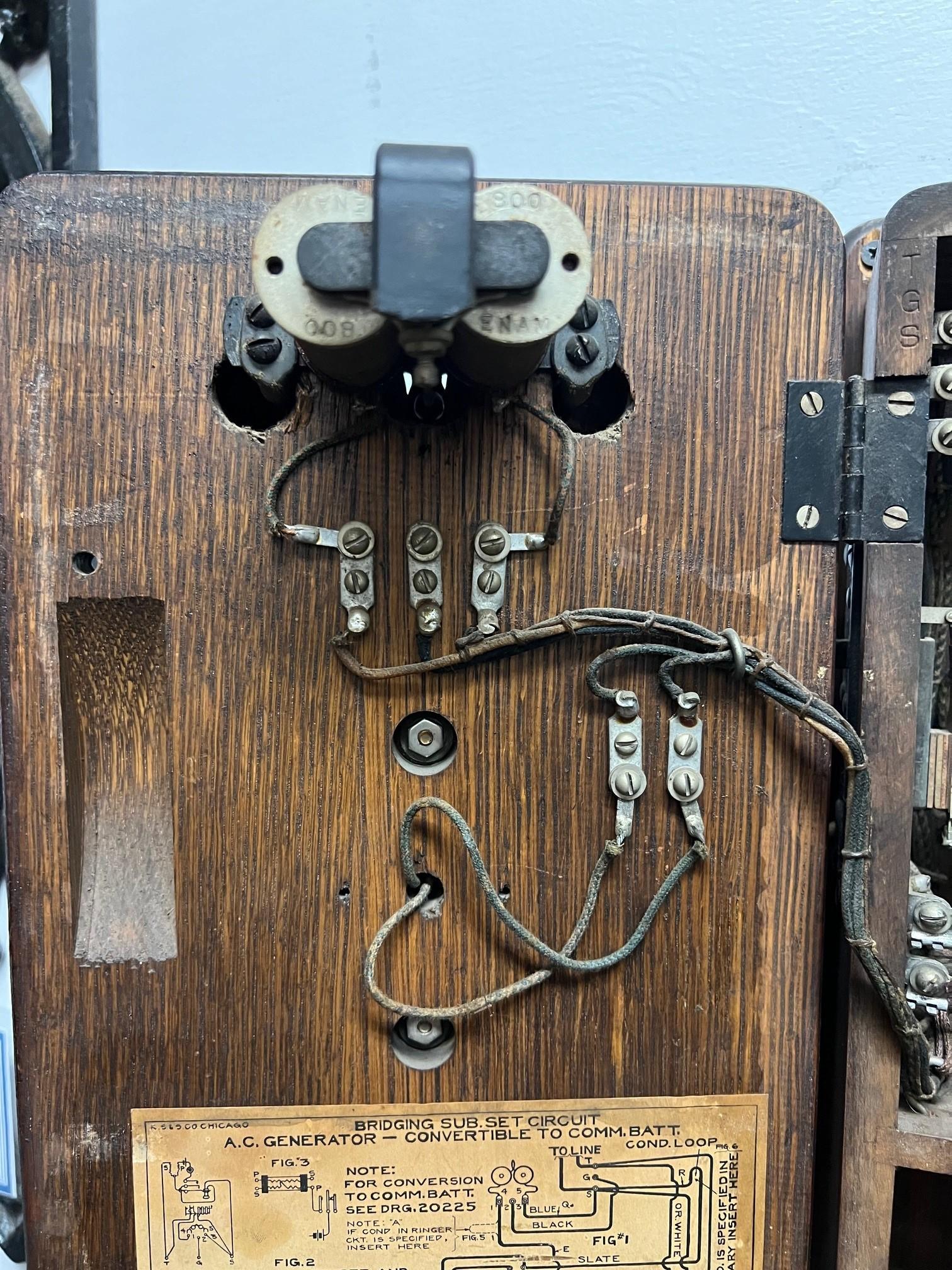 Teléfono Kellogg de manivela de madera original de principios del siglo XX Modelo F2809 9