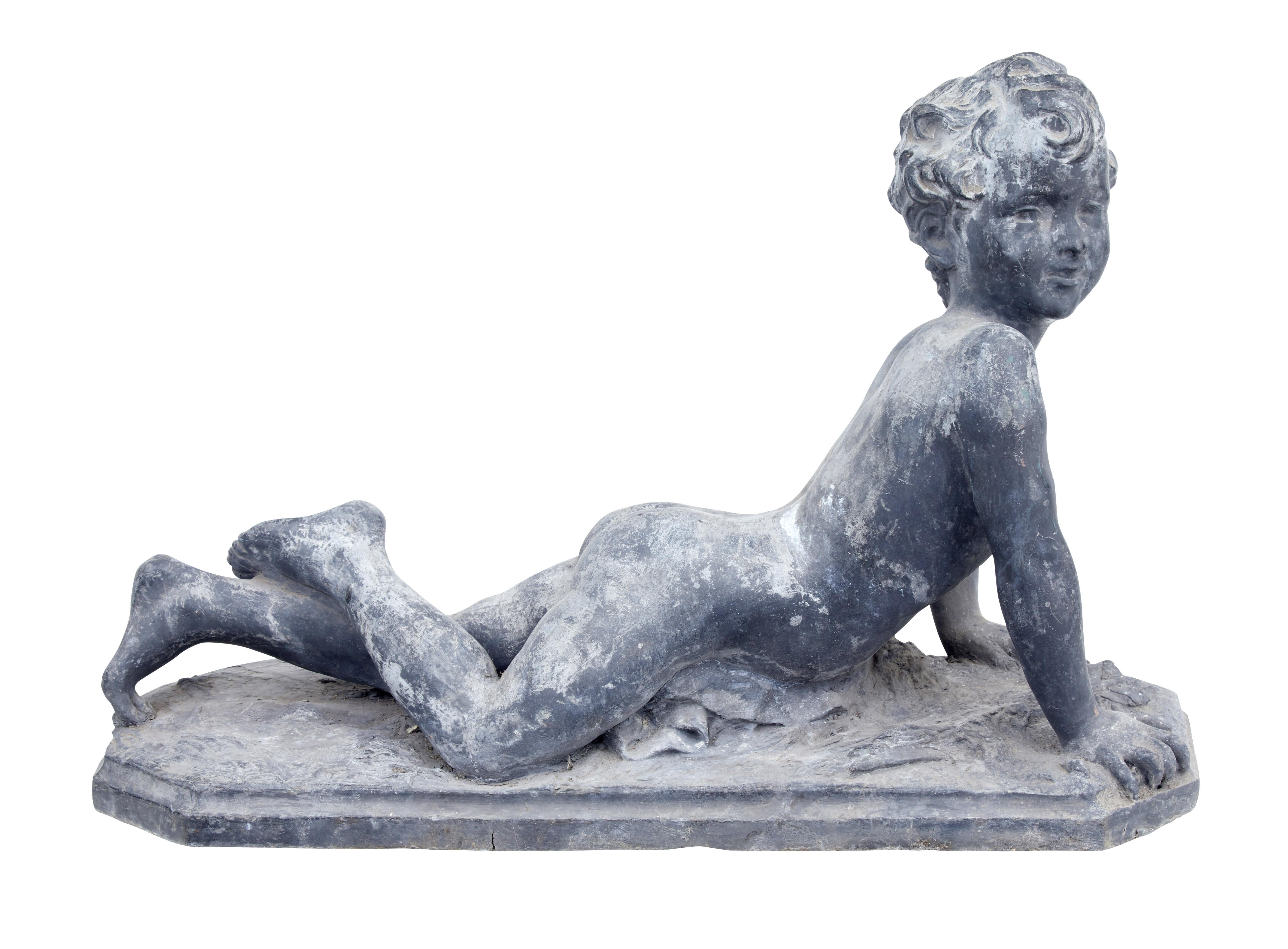 Good quality lead cherub circa 1900.

Ideal for use as a feature in the home or the garden. Good original color and patina.

Expected surface marks and minor losses to plinth base.