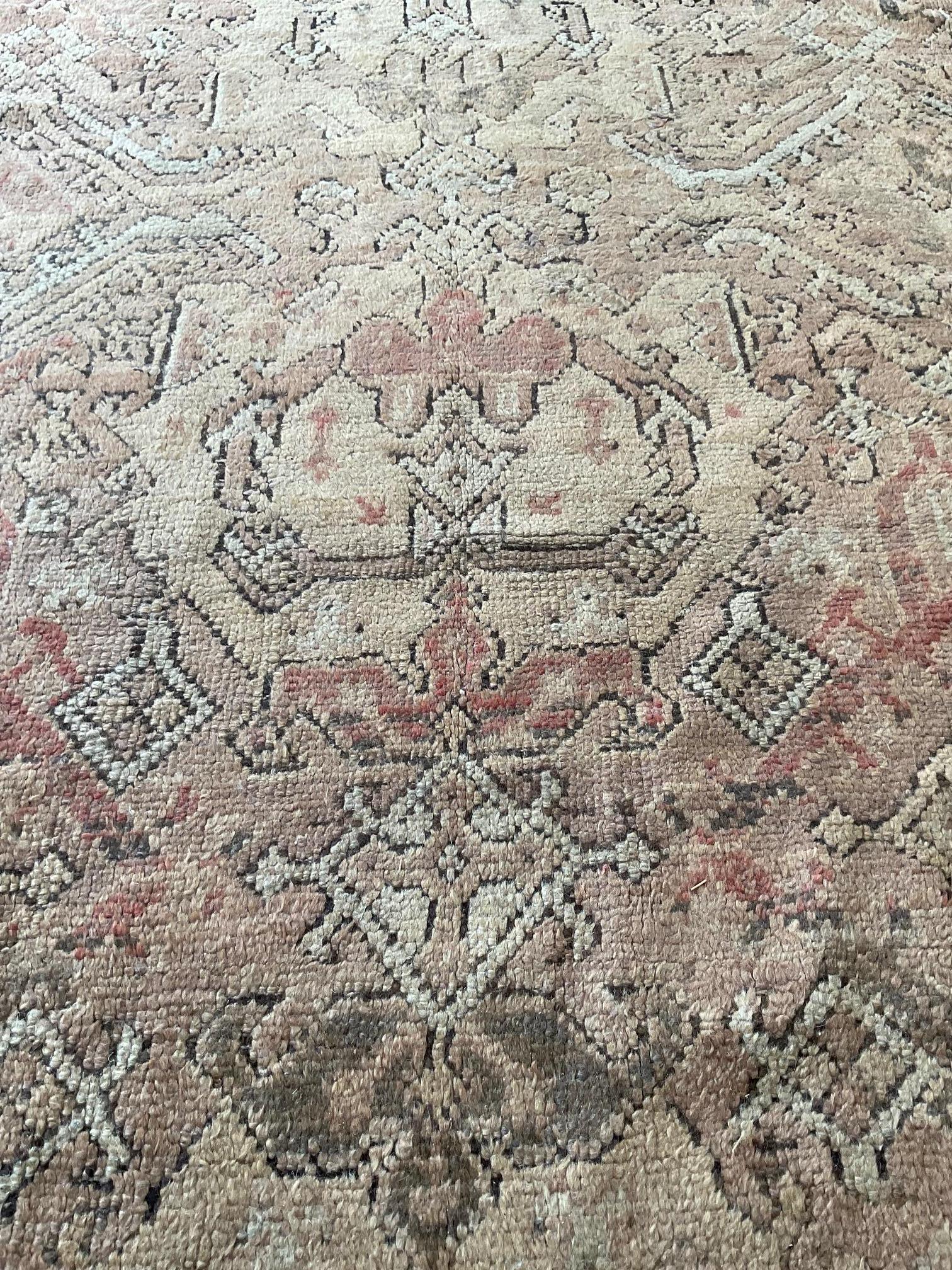 Early 20th Century Oushak Brown Handmade Wool Rug For Sale 5
