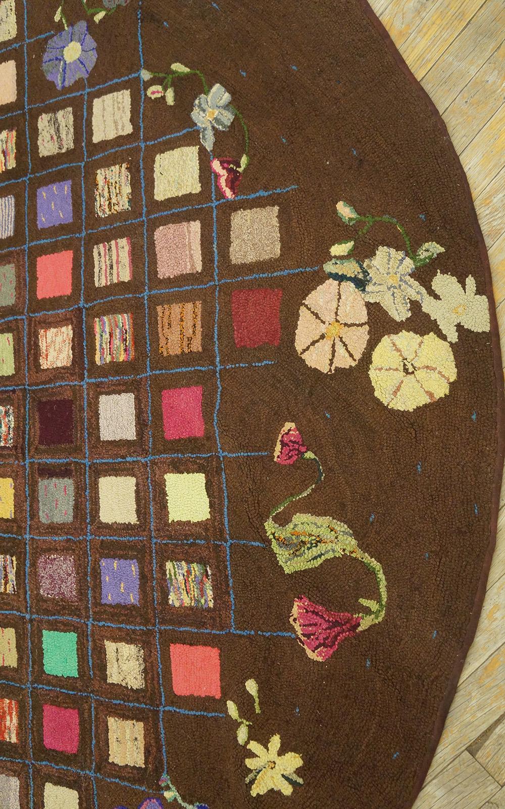 Ovaler amerikanischer Kapuzenteppich des frühen 20. Jahrhunderts ( 7'8