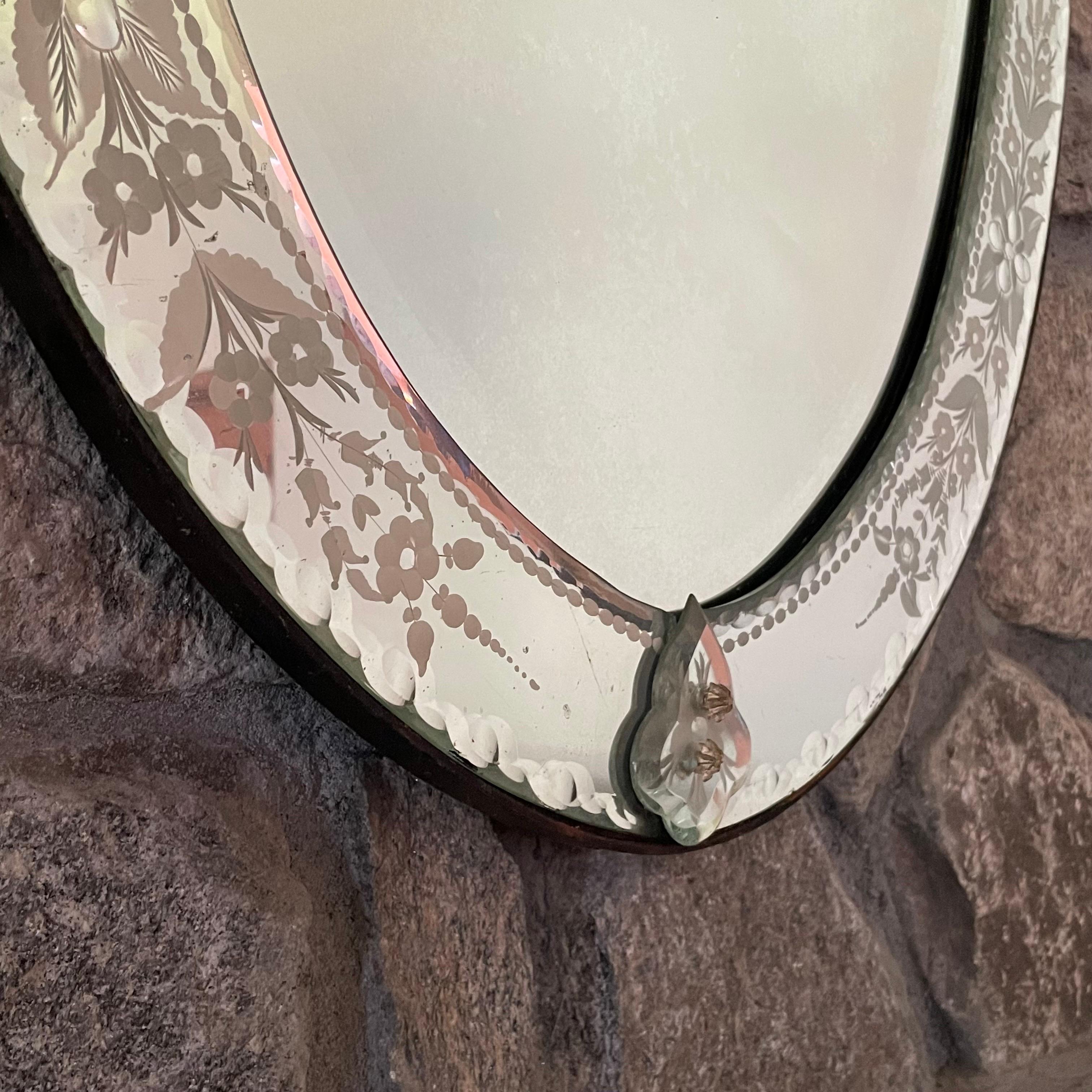 Etched Early 20th Century Oval Venetian Mirror, Italy   For Sale