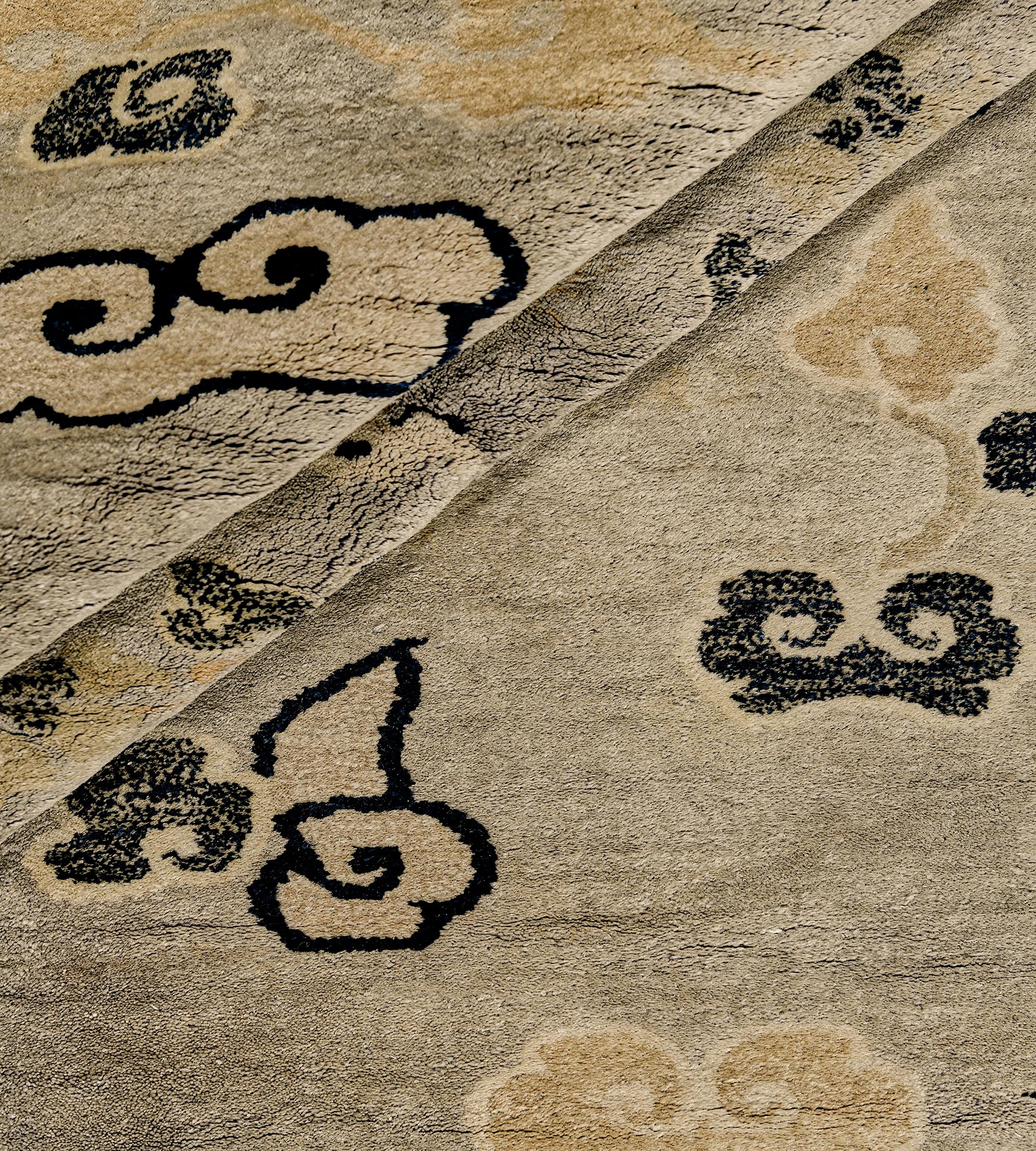 Early 20th Century Oversized Wool Yellow Floral Chinese Rug For Sale 7