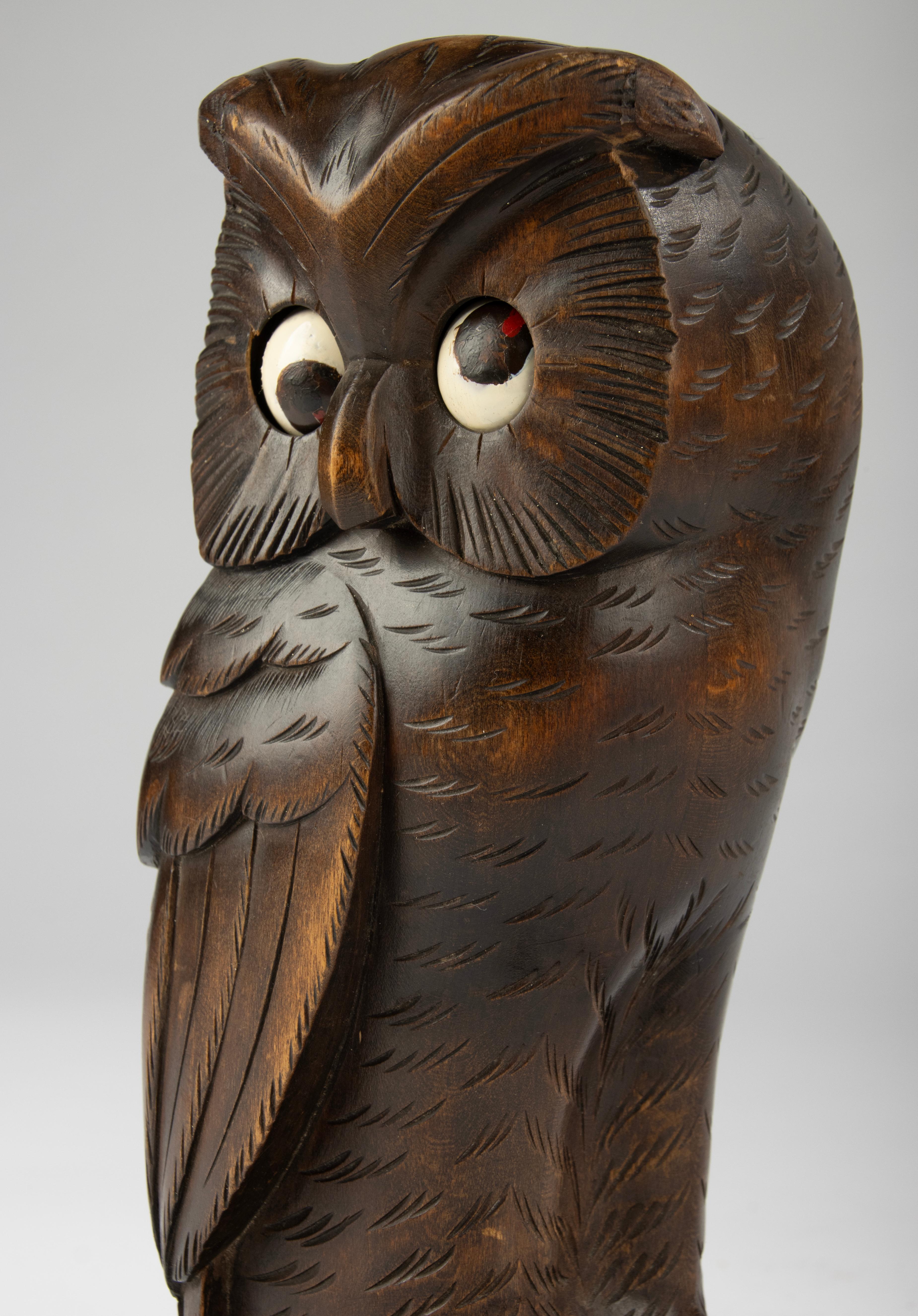 Early 20th Century Owl Clock – Black Forest – Carved Wood – Rolling Eyes For Sale 8