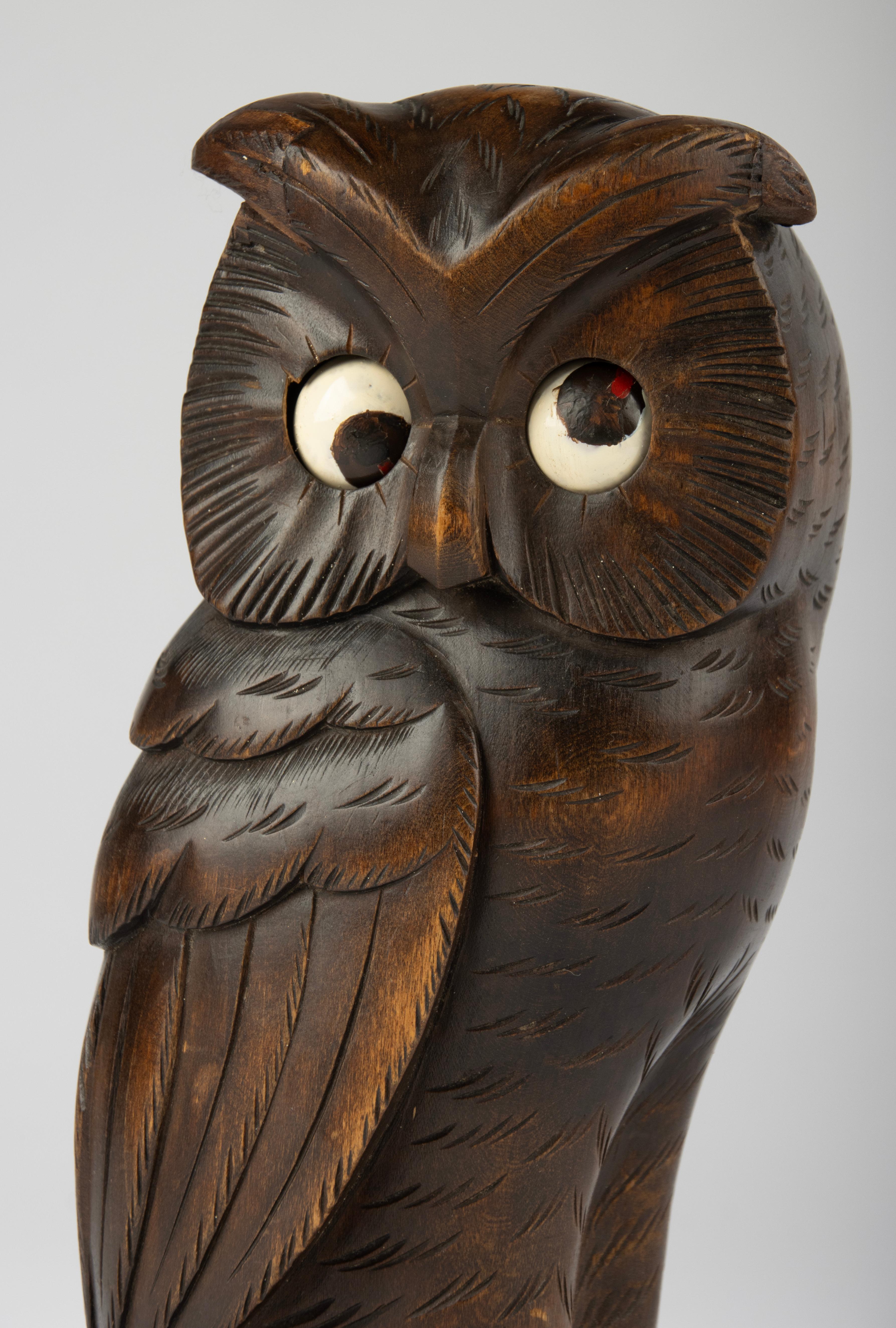 Early 20th Century Owl Clock – Black Forest – Carved Wood – Rolling Eyes For Sale 2