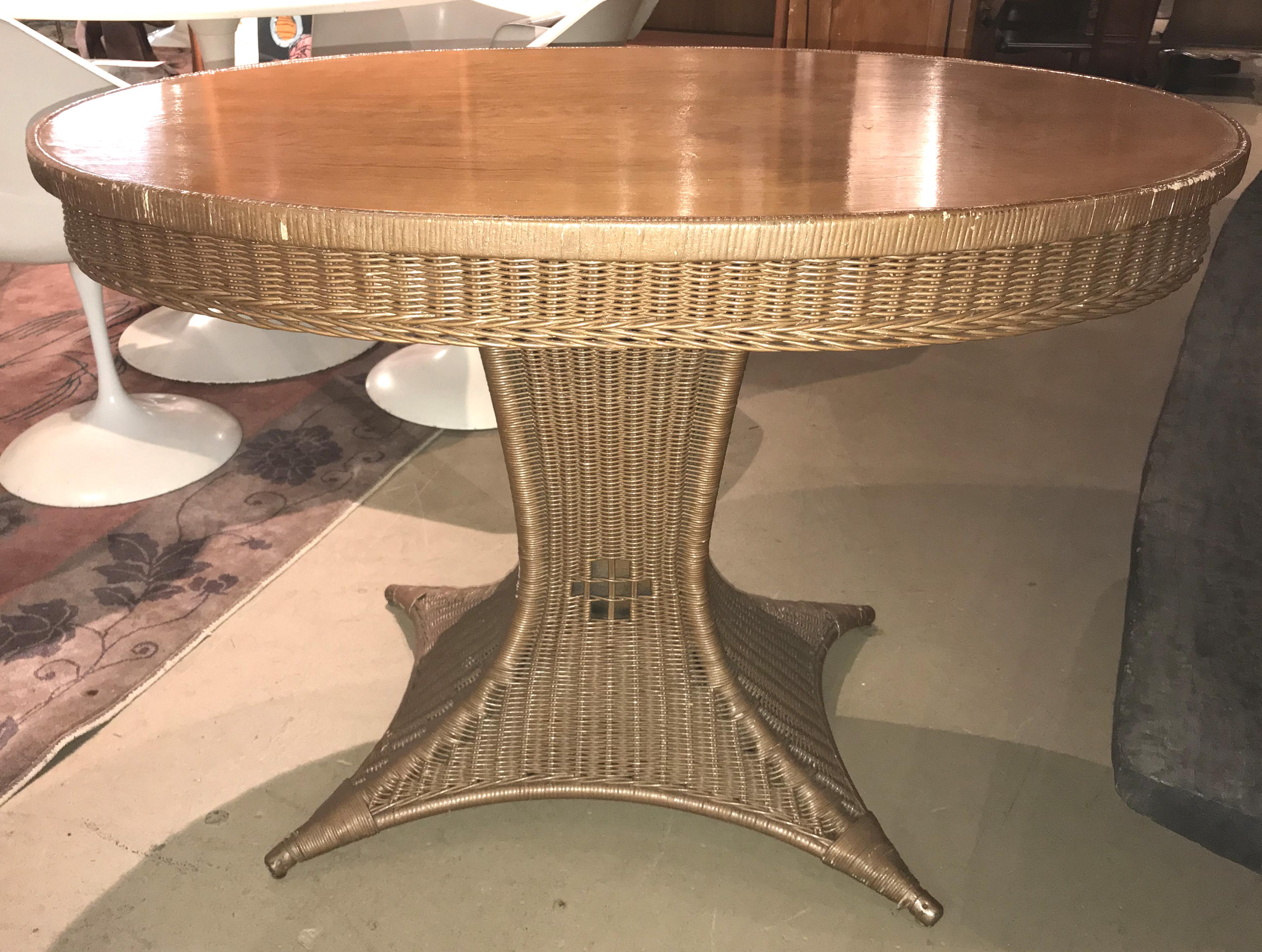 Early 20th Century Paine Furniture Company Oval Wicker Pedestal Center Table In Good Condition In Milford, NH