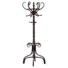 Frühes 20. Jahrhundert Gemaltes Bugholz Drehbarer "Perroquet" Kleiderständer Thonet Stil
