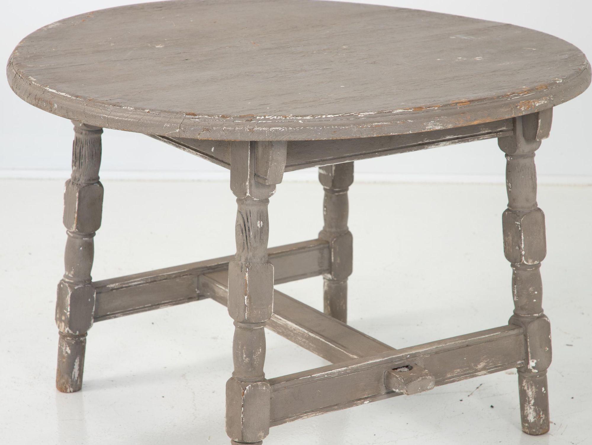 Early 20th Century Painted Grey Low Table In Good Condition For Sale In South Salem, NY
