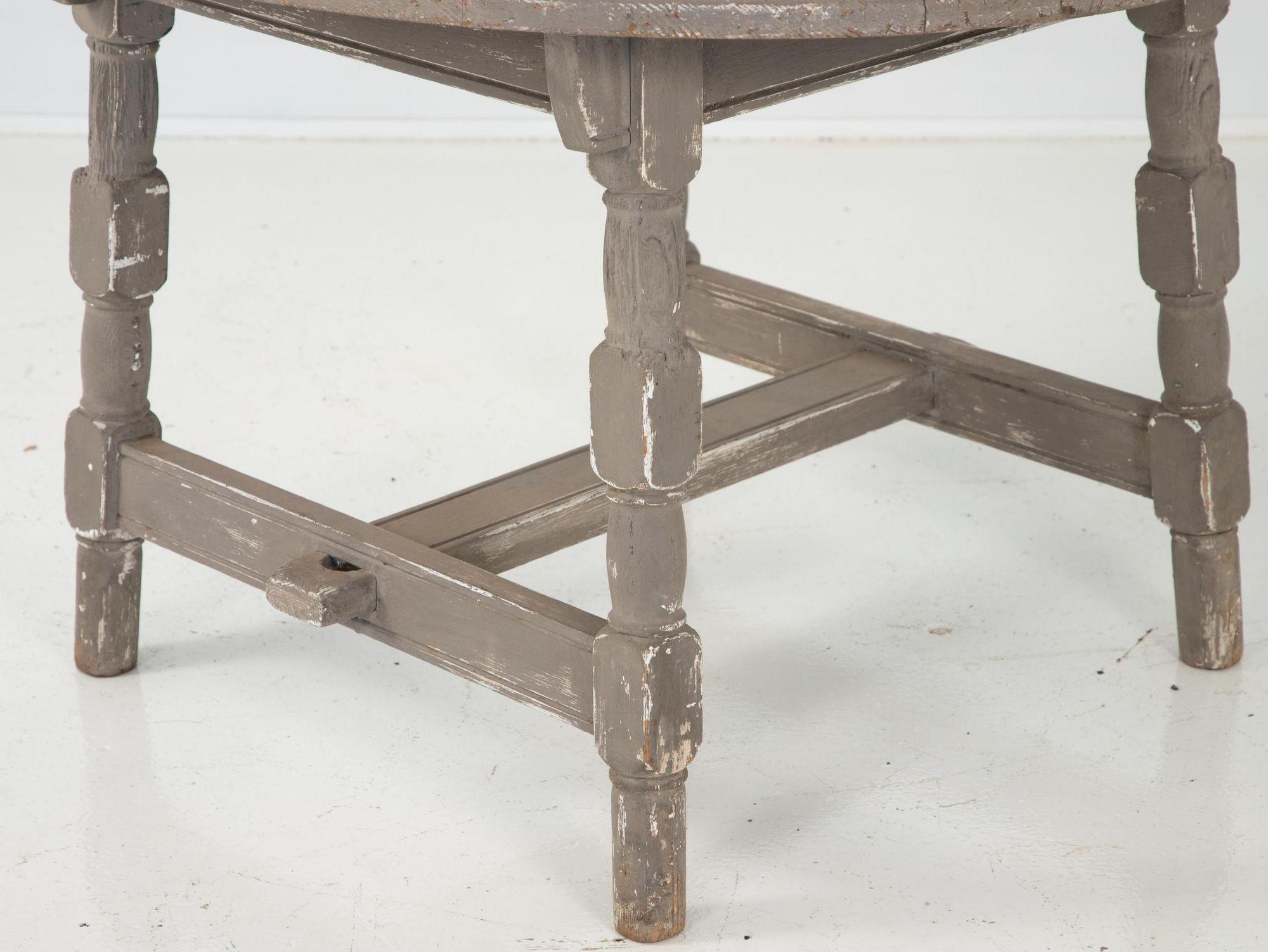 Early 20th Century Painted Grey Low Table For Sale 2