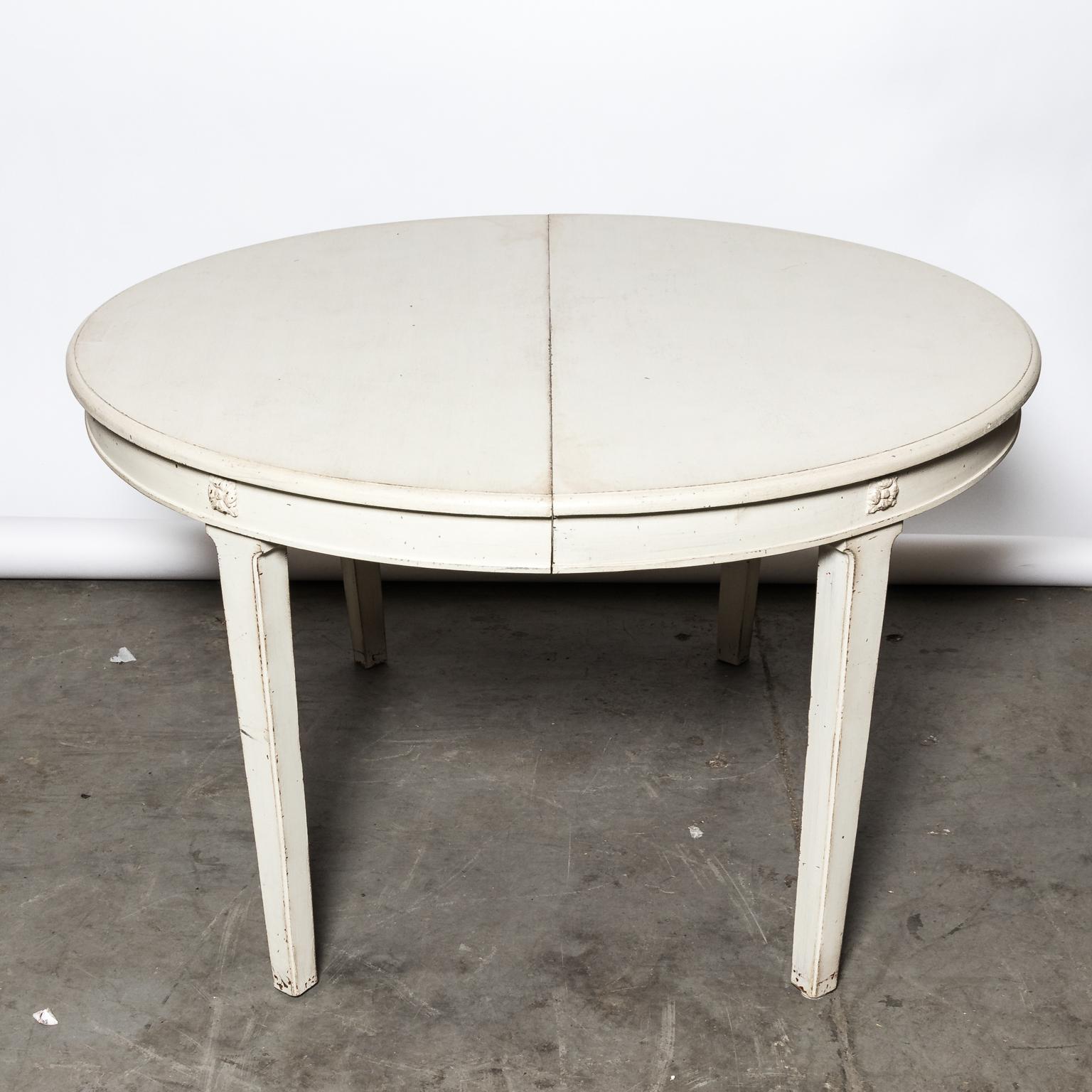 Swedish Early 20th Century Painted Gustavian Style Extension Table