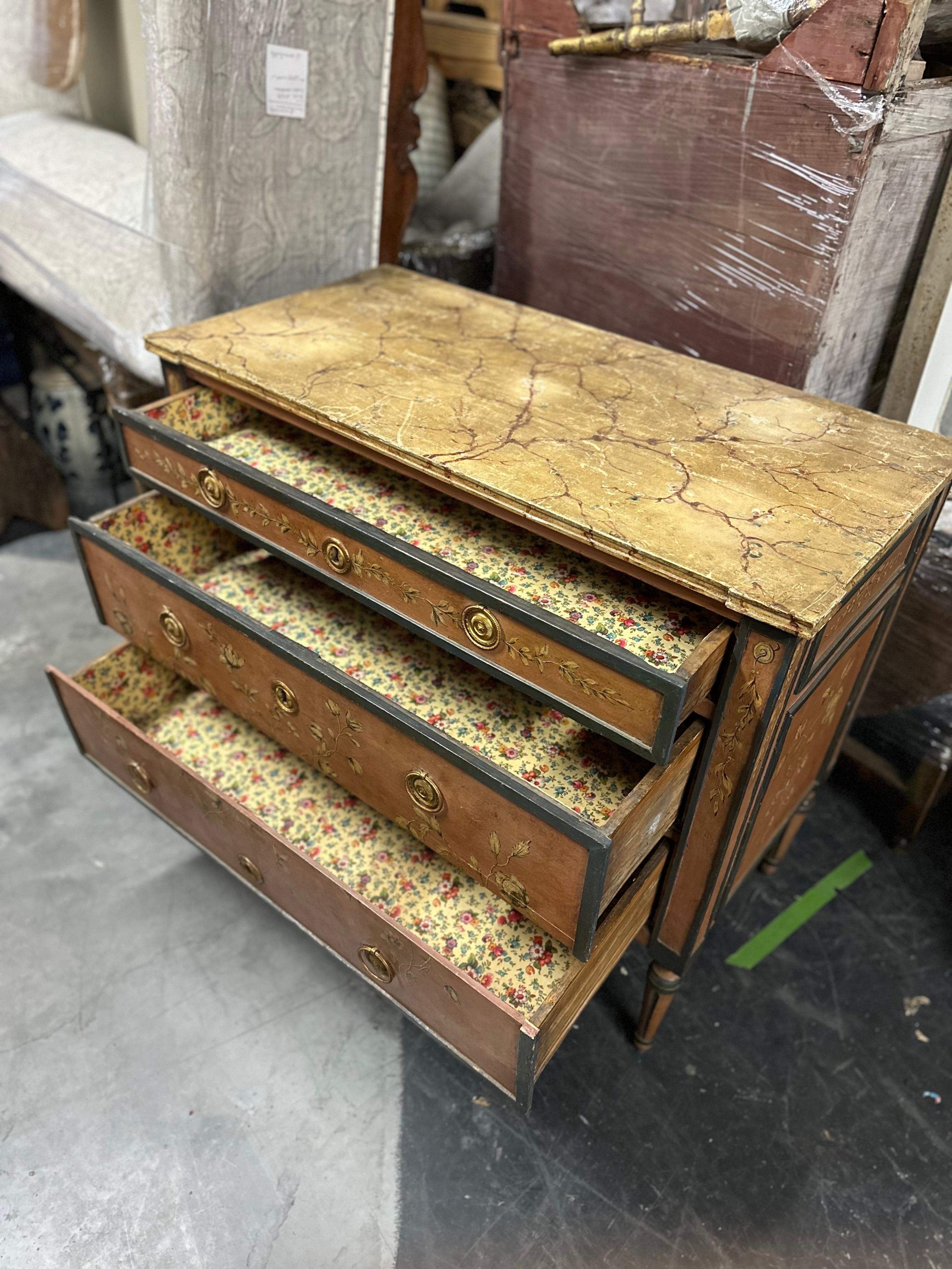 Early 20th Century Painted Italian Neoclassical Style Three Drawer Commode For Sale 3