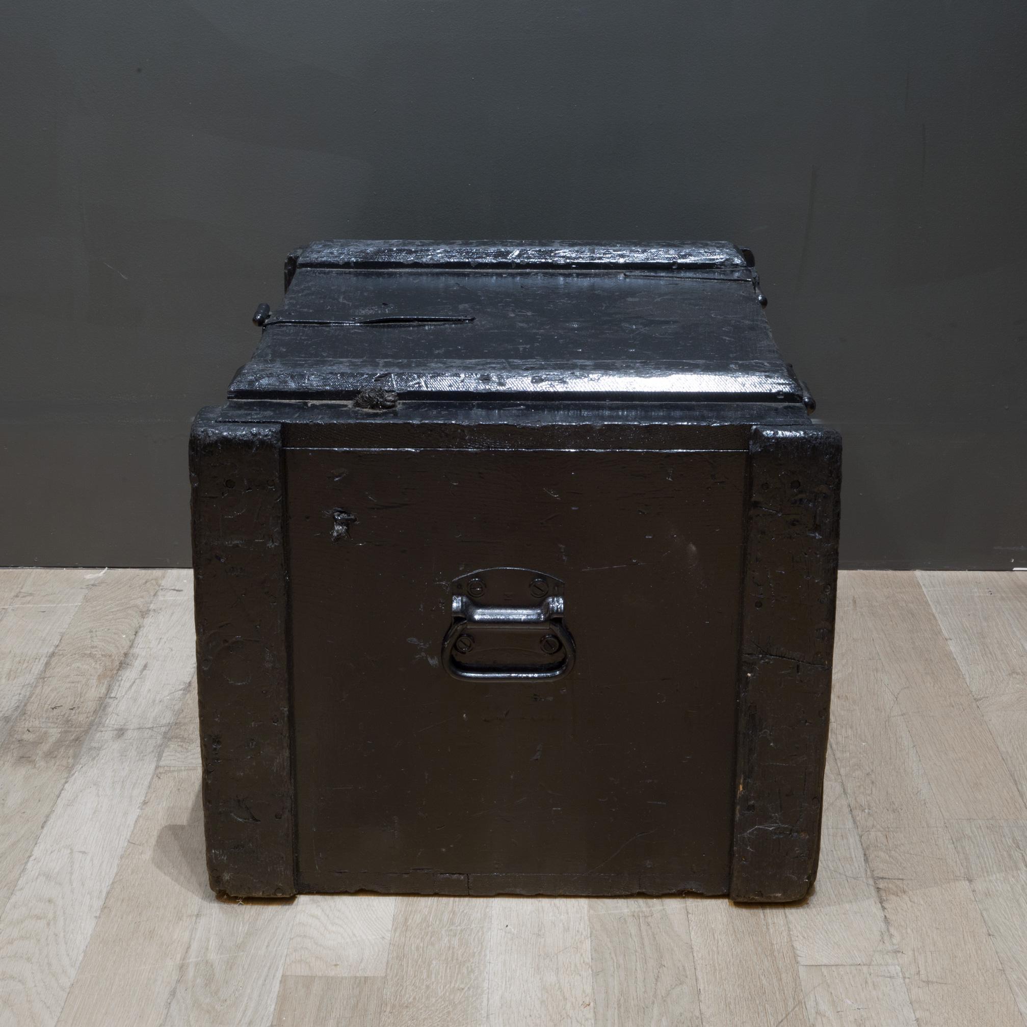 Early 20th Century Painted Wood Chest, circa 1940 2
