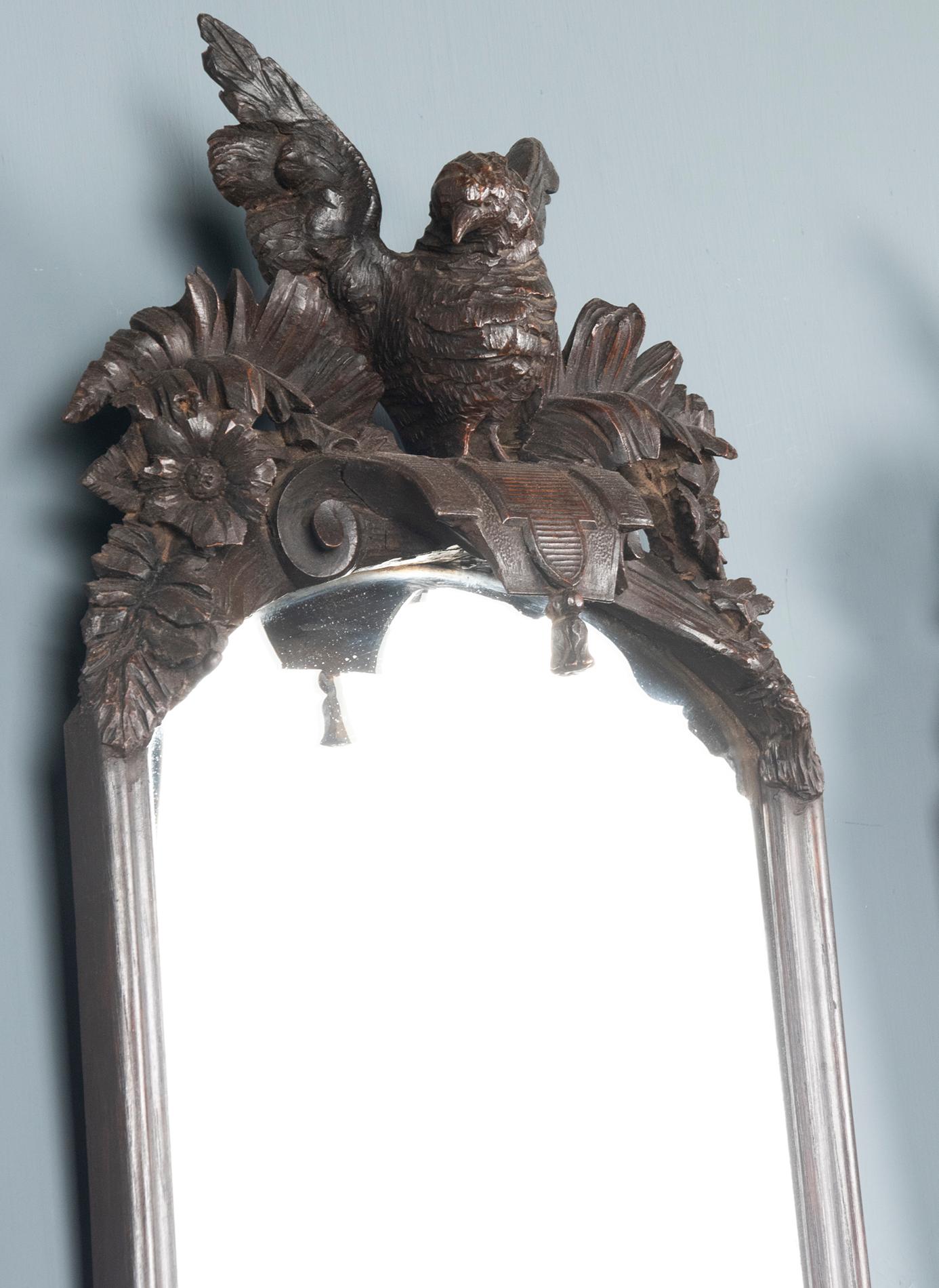 Early 20th Century Pair of Hand Carved Oak Black Forest Style Carved Mirrors For Sale 7