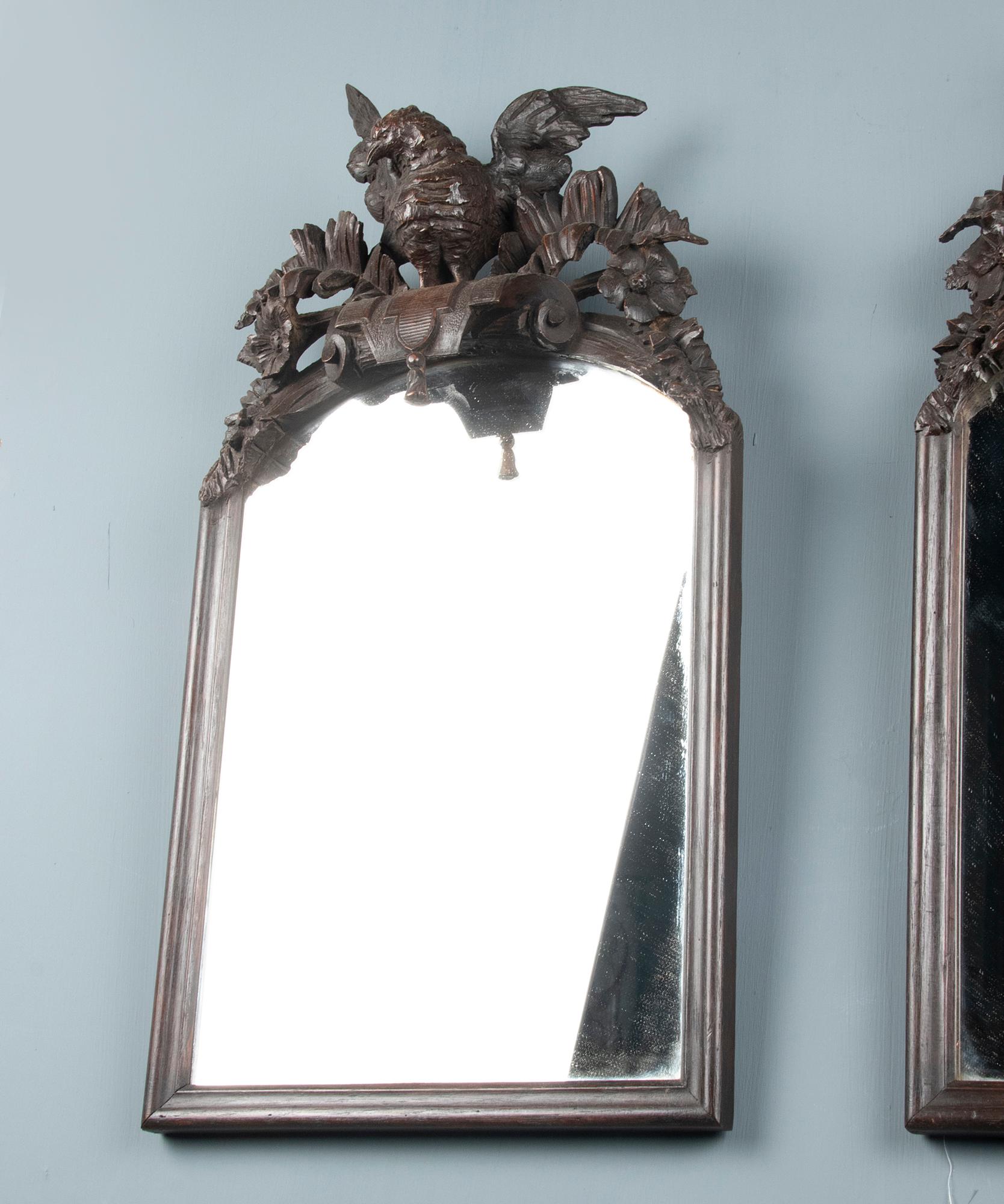 Early 20th Century Pair of Hand Carved Oak Black Forest Style Carved Mirrors For Sale 9