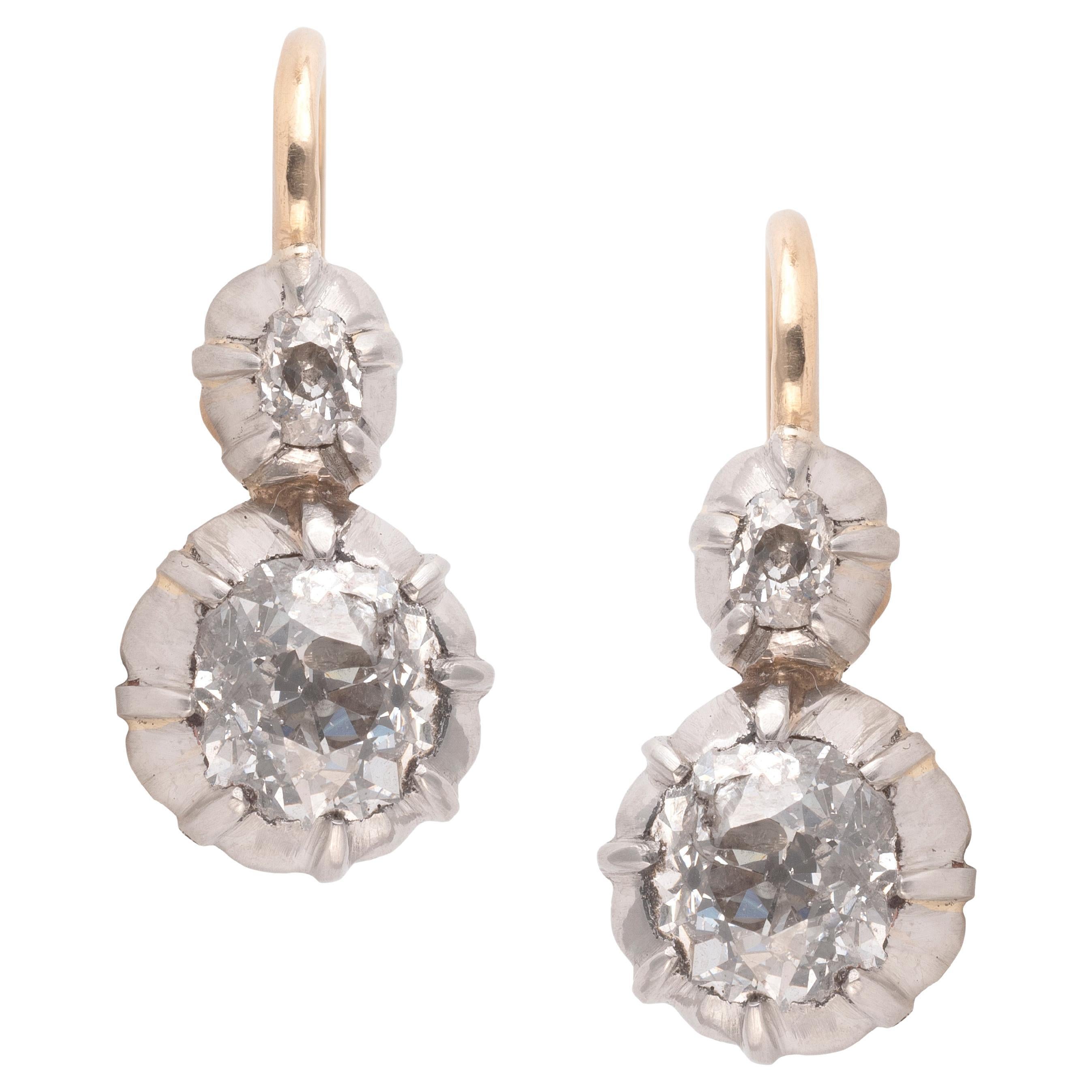 Taille vieille Europe Paire de boucles d'oreilles en diamant taille ancienne de 2,75ct, début du 20e siècle en vente