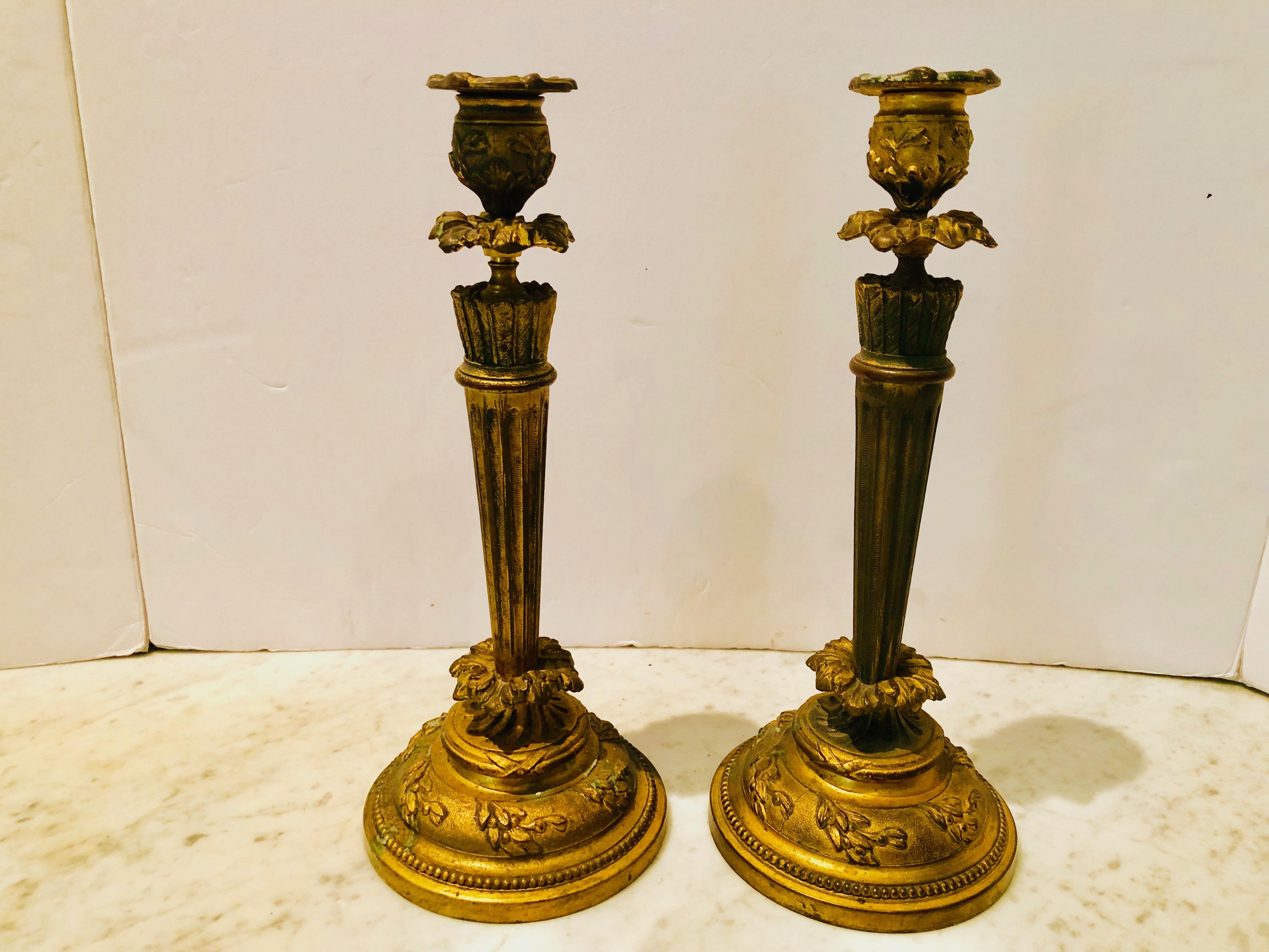 Early 20th Century Pair of Antique Bronze Candlesticks For Sale 2
