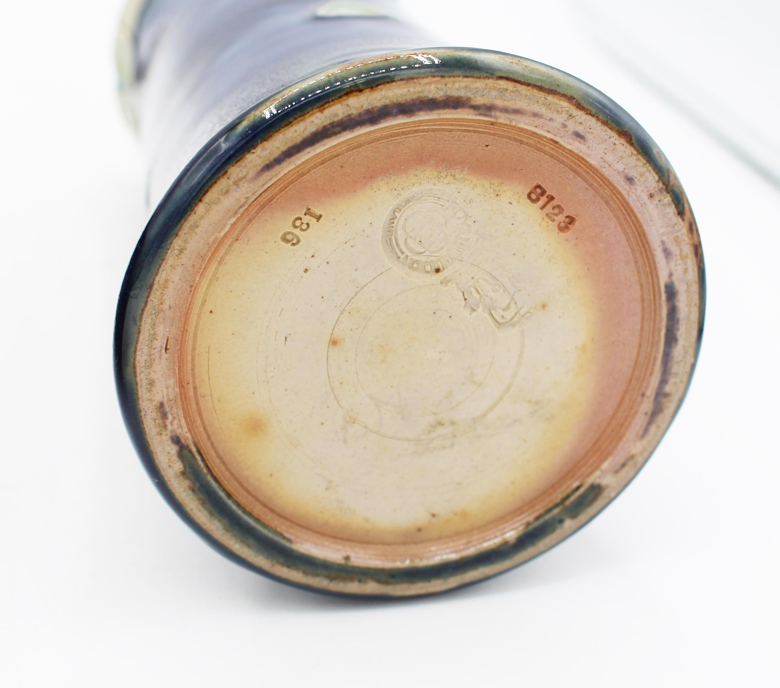 Paire de vases Art nouveau du début du 20e siècle par Royal Doulton Bon état - En vente à Chapel Hill, NC