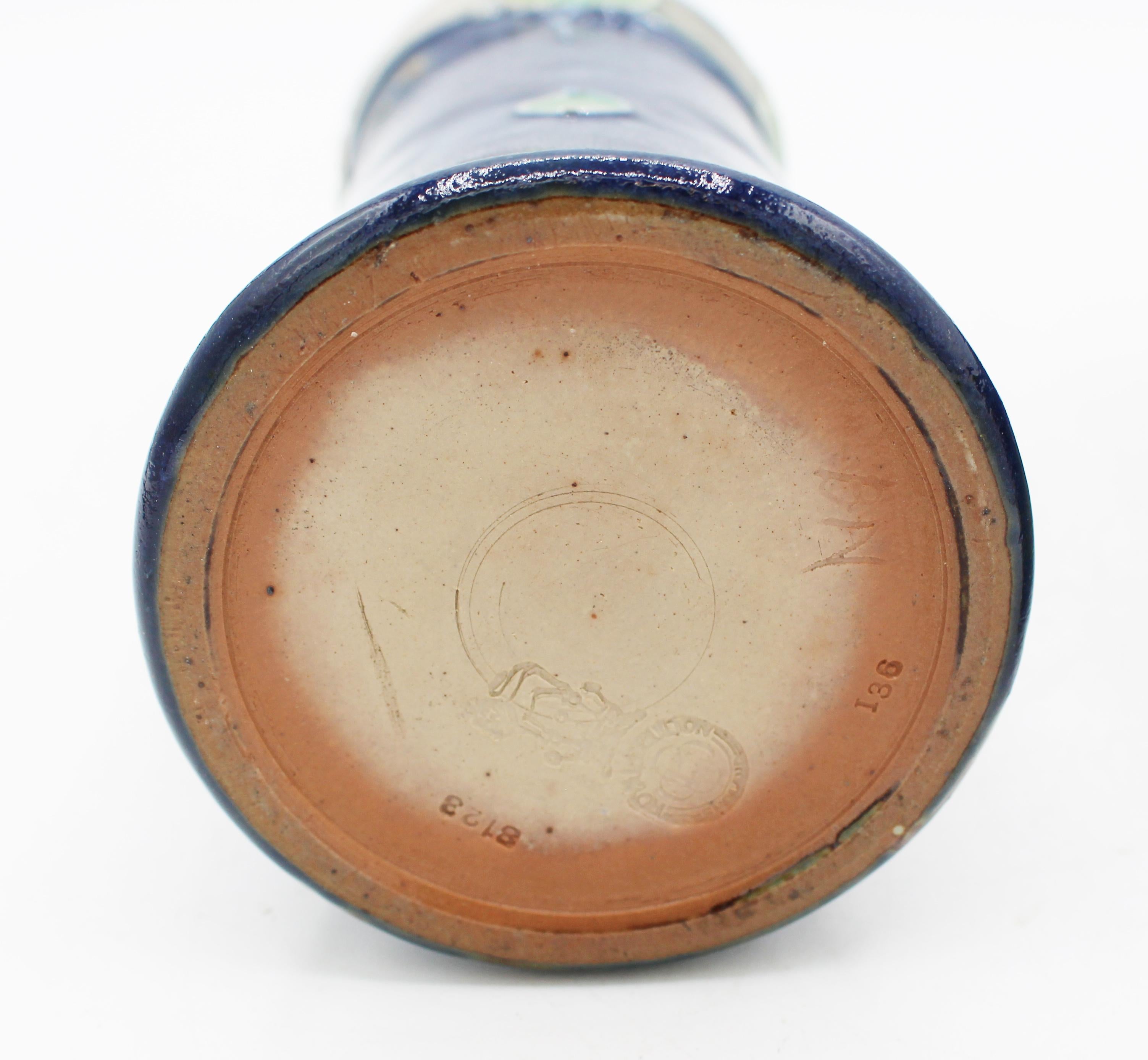 20ième siècle Paire de vases Art nouveau du début du 20e siècle par Royal Doulton en vente