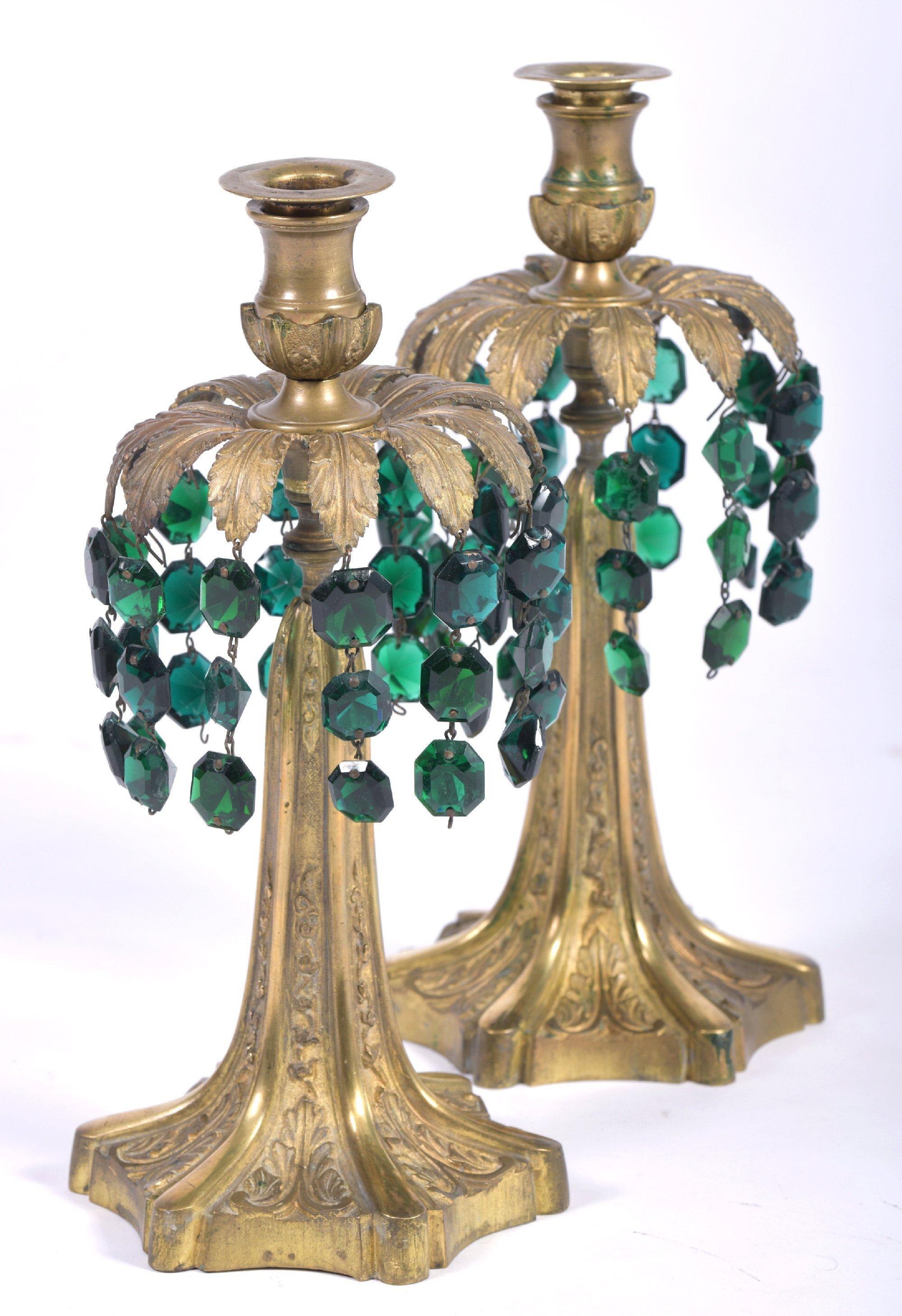 Early 20th Century Pair of Brass Candlesticks with Green Crystal Drops 3