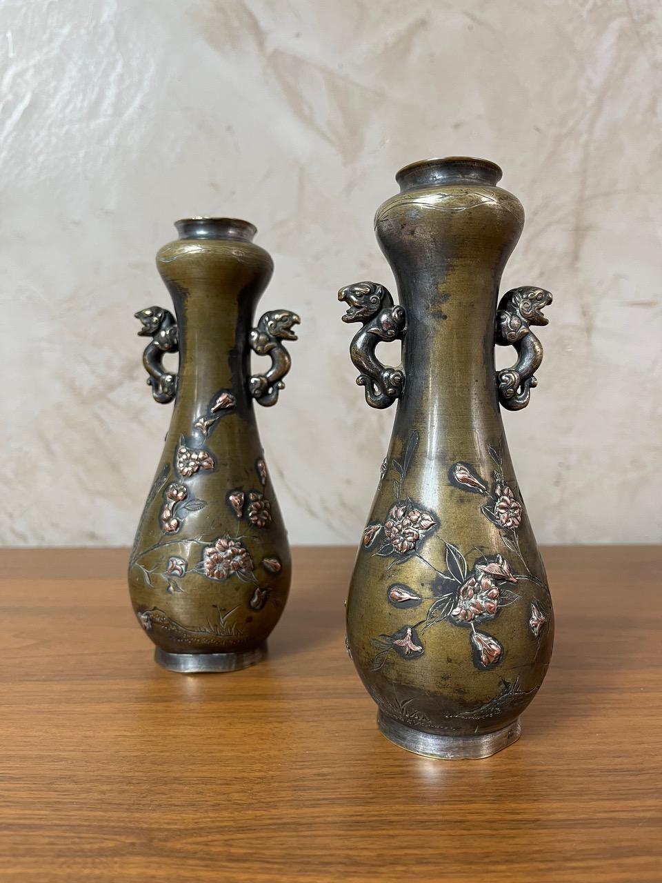Early 20th century Pair of Bronze and Copper Asian Vases, 1900s In Good Condition For Sale In LEGNY, FR