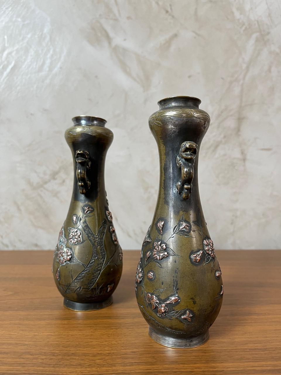 20th Century Early 20th century Pair of Bronze and Copper Asian Vases, 1900s For Sale