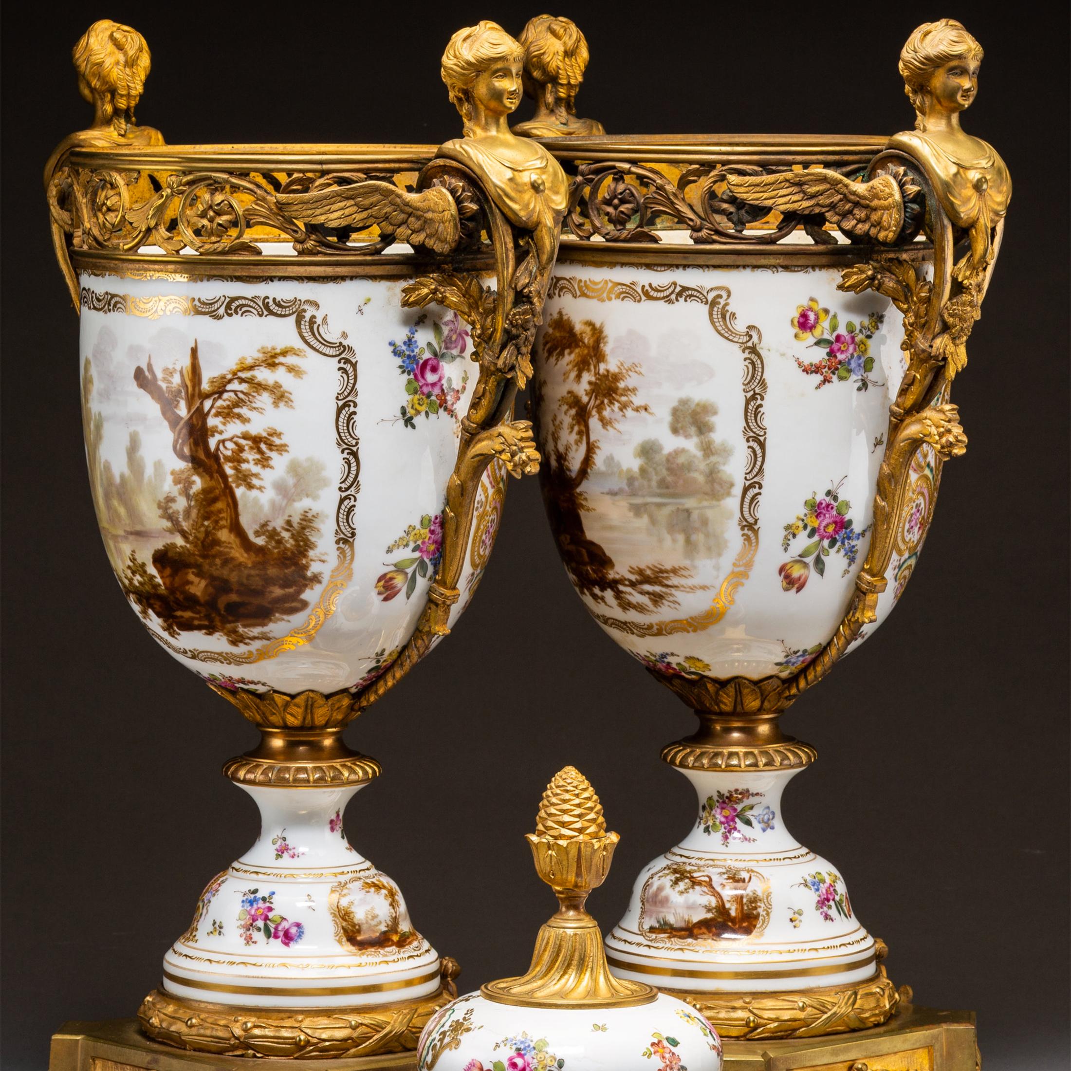 Early 20th Century Pair of Continental Gilt Bronze-Mounted Painted Porcelain Urn In Good Condition In New York, NY