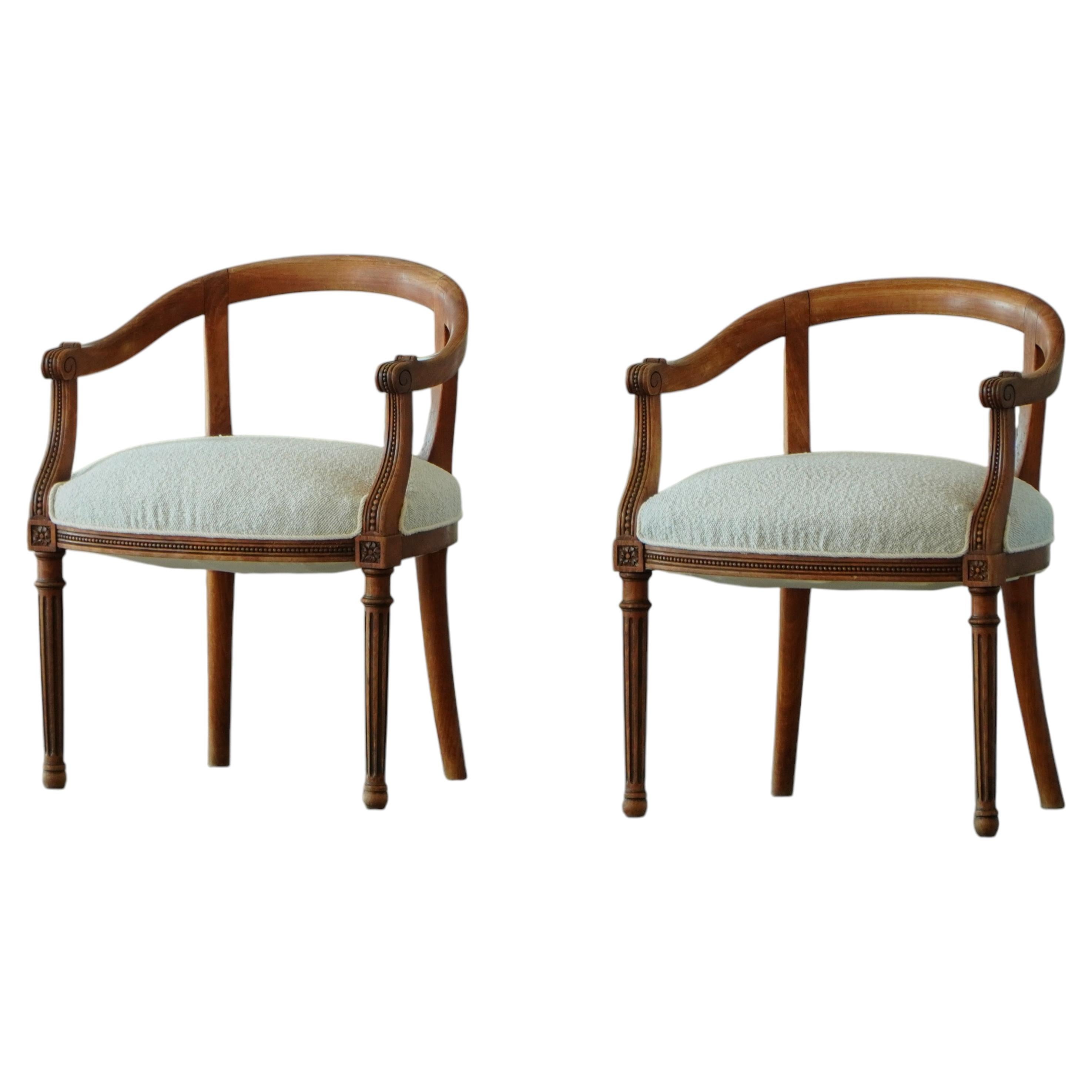 Inizi del XX secolo, coppia di poltrone danesi in stile Art Nouveau, olmo e bouclé, anni ’20