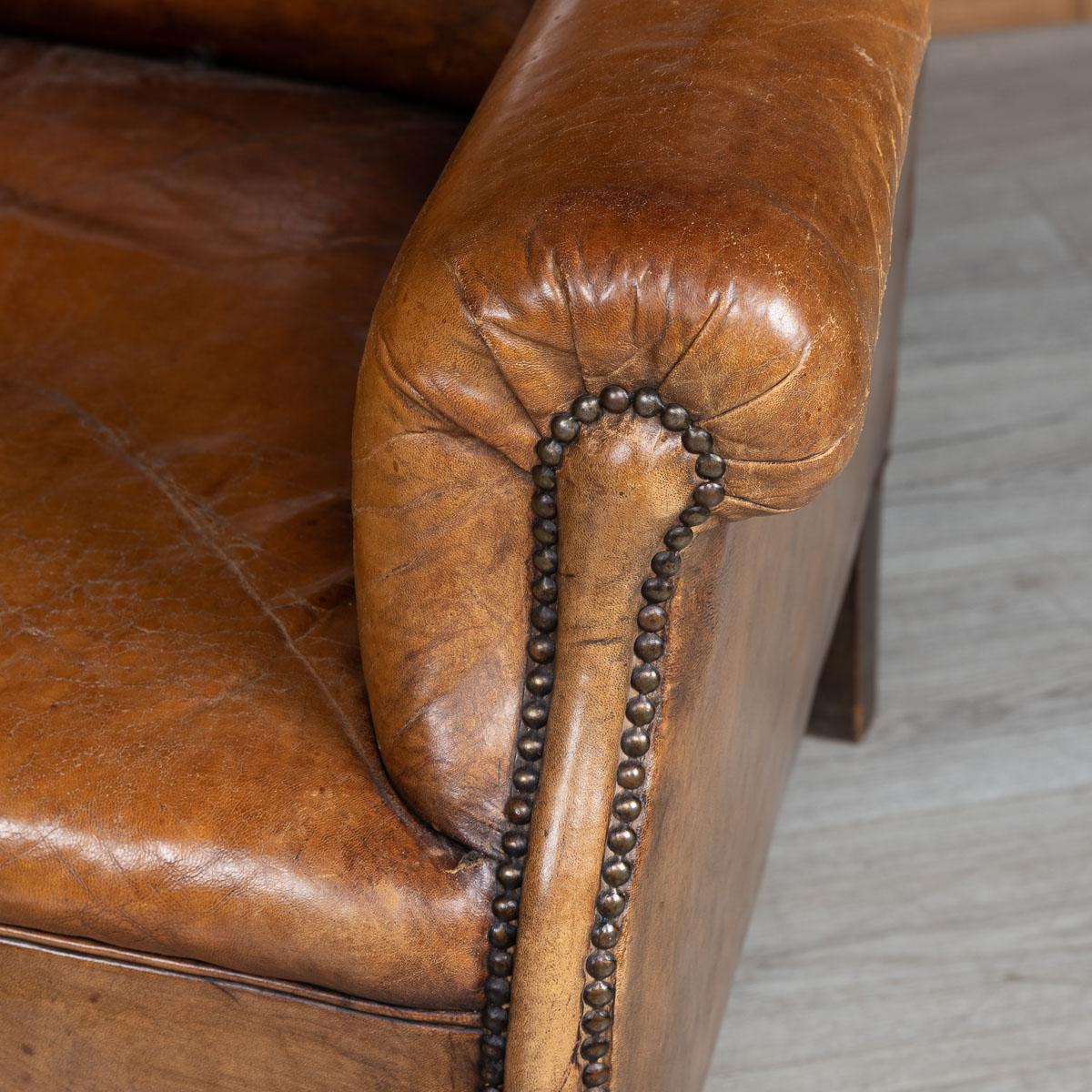 Early 20th Century Pair of Dutch Leather Wing Back Armchairs, circa 1900 8