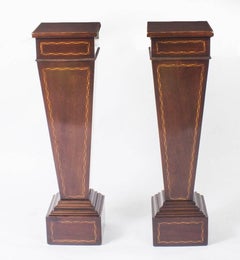 Early 20th Century Pair of Edwardian Mahogany Inlaid Pedestals Torchere Stands