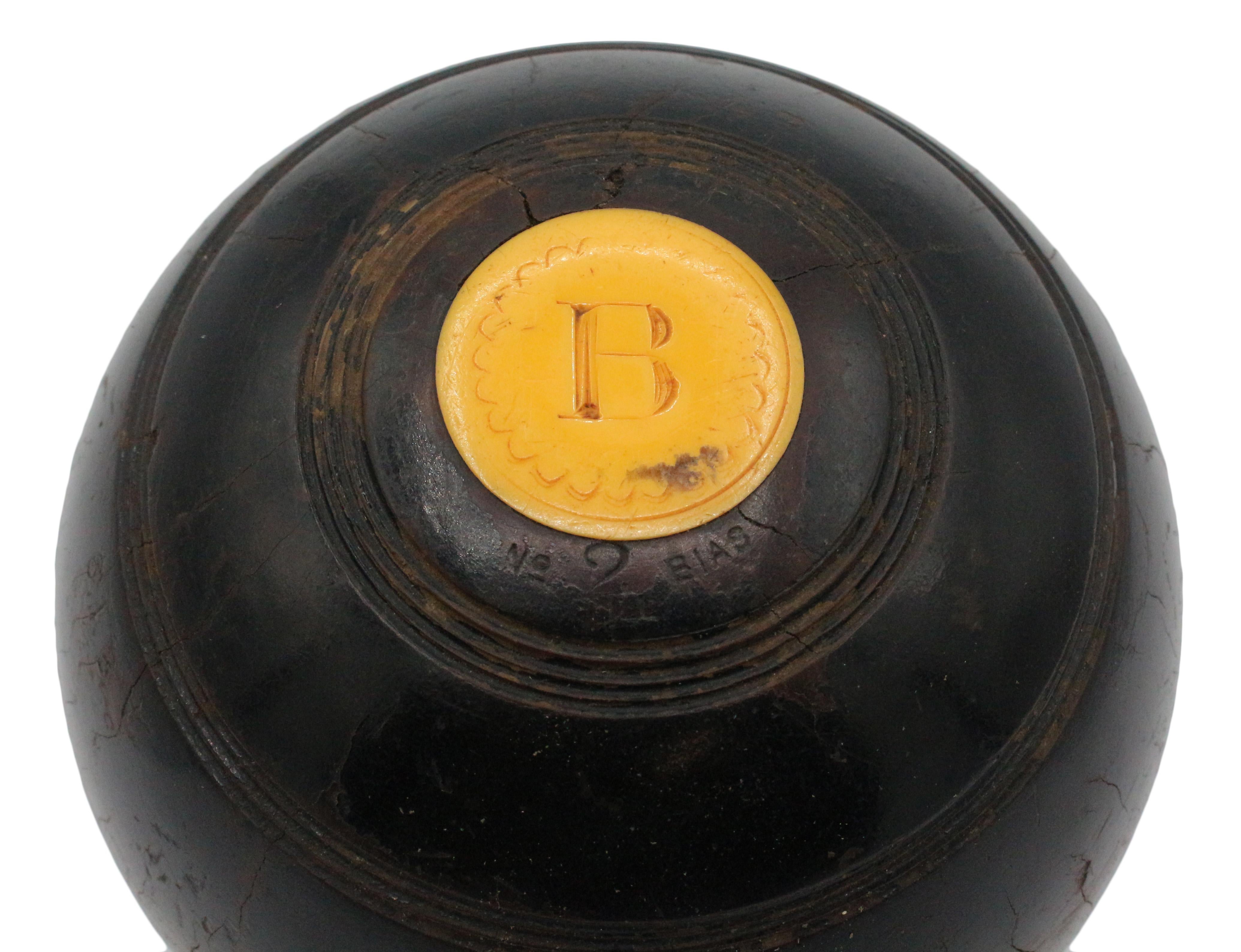 Early 20th Century Pair of English Lawn Bowls For Sale 1