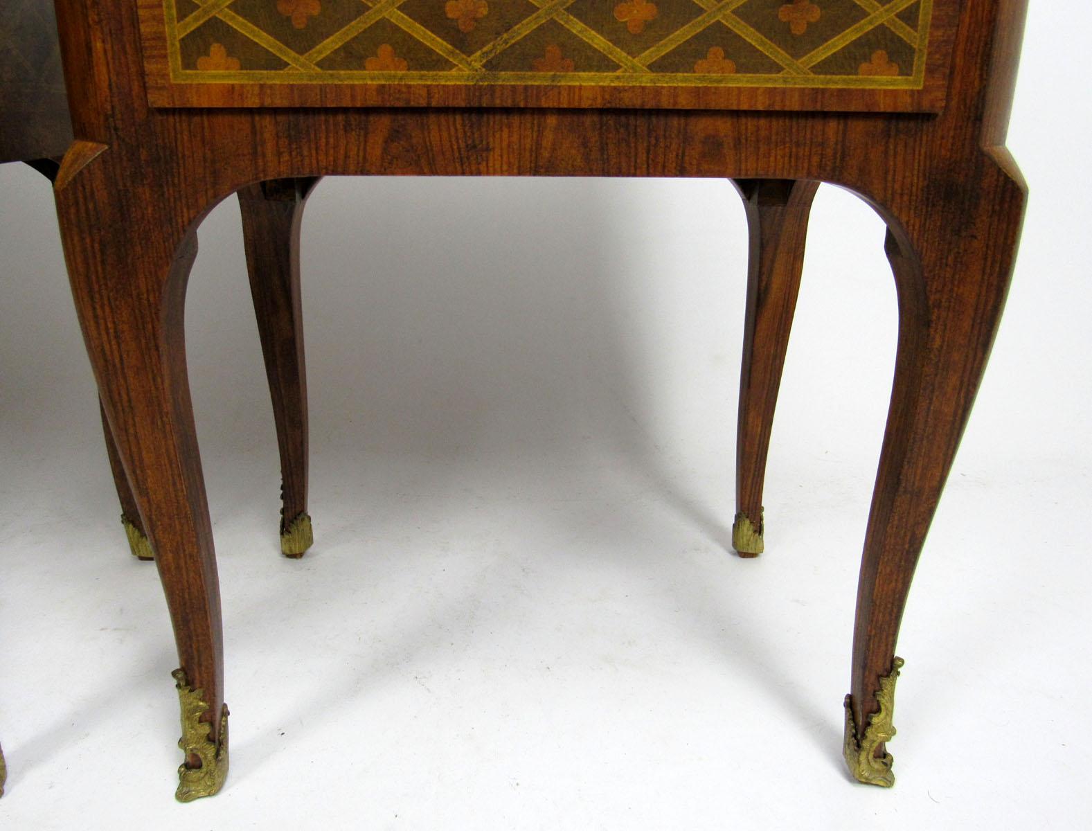 Early 20th Century Pair of French Commodes For Sale 16