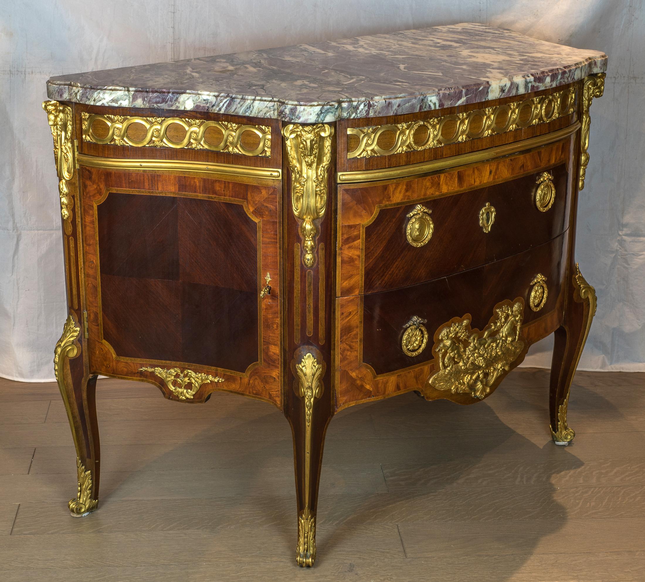 Pair of Gilt Bronze-Mounted Tulipwood and Amaranth Marble-Top Commode In Excellent Condition For Sale In New York, NY