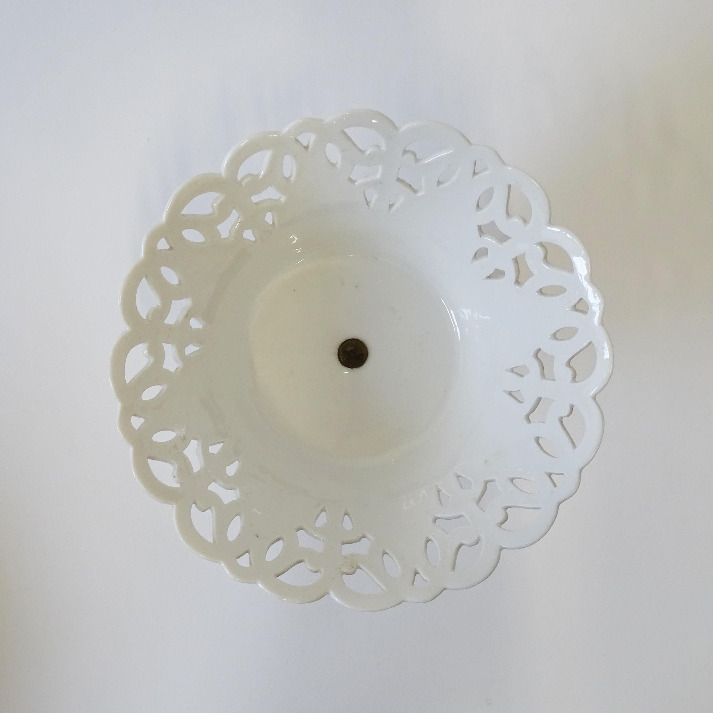 Pareja de centros de mesa de porcelana blanca Ginori de principios del siglo XX Italiano en venta