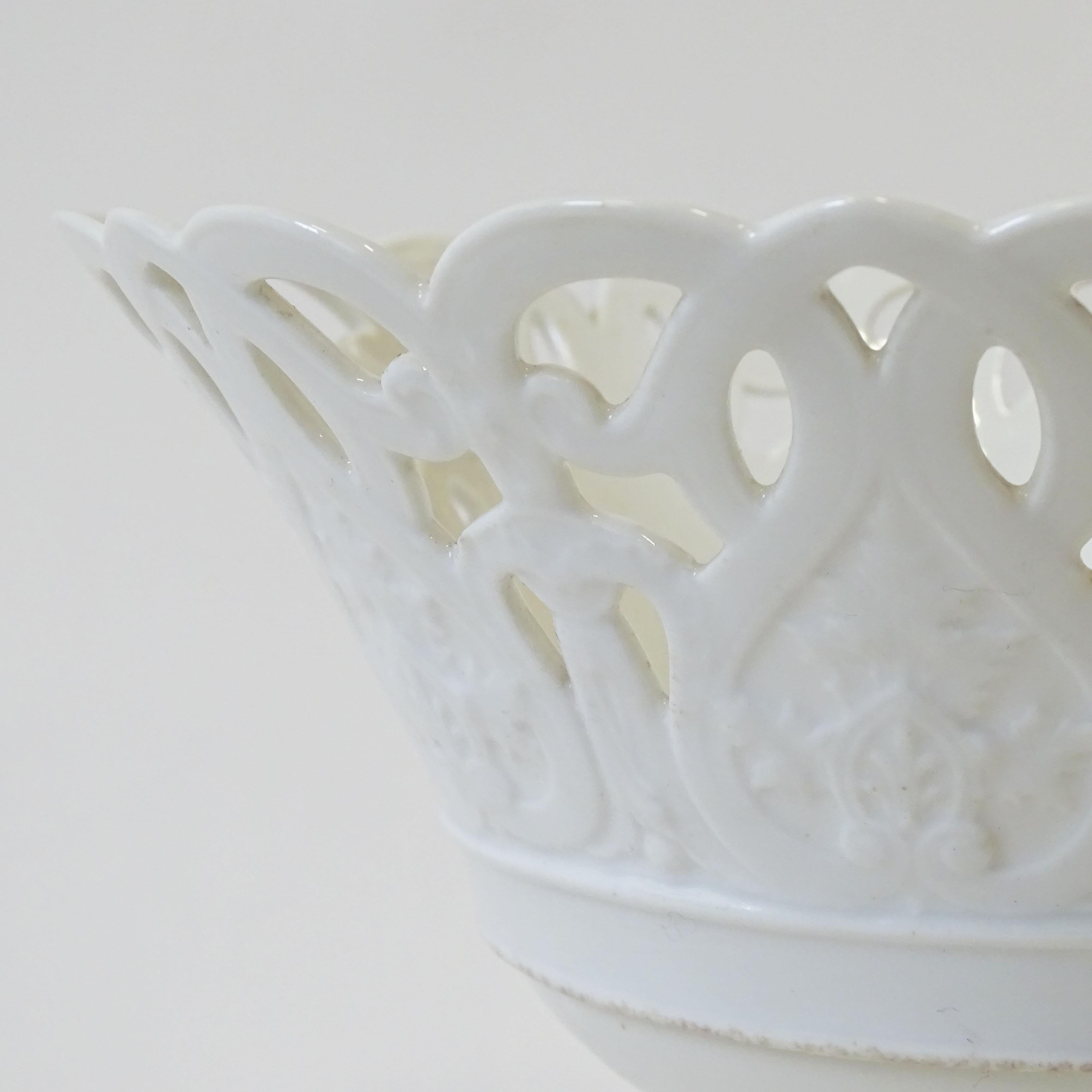 Pareja de centros de mesa de porcelana blanca Ginori de principios del siglo XX en Bueno estado para la venta en Milan, IT