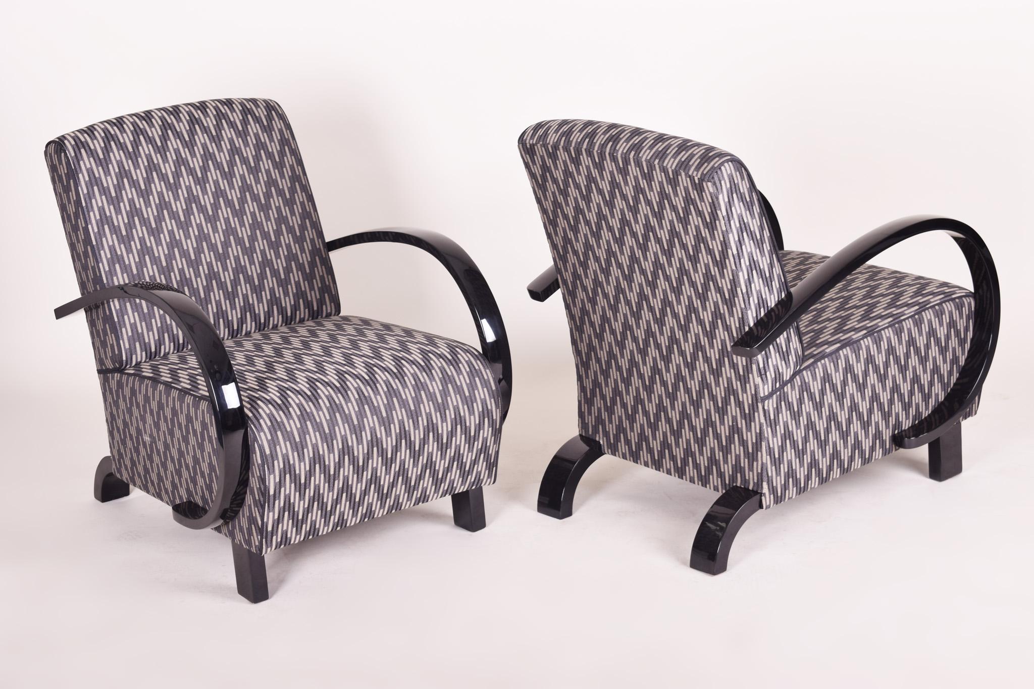 Early 20th Century Pair of Grey Art Deco Beech Armchairs, Black Lacquer, 1930s In Good Condition For Sale In Horomerice, CZ