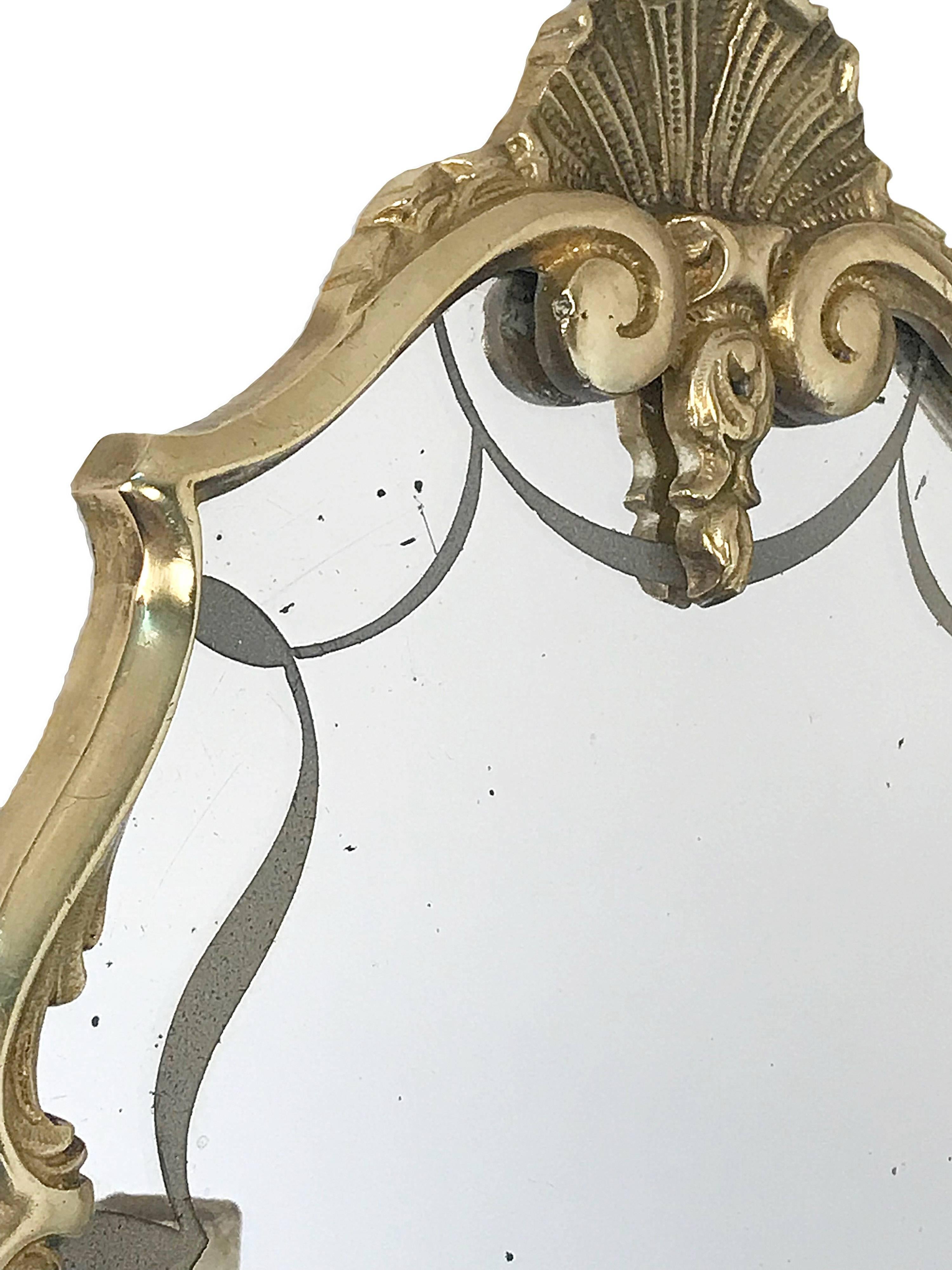 Début du 20ème siècle Paire d'appliques décoratives italiennes en laiton avec miroir en vente 2